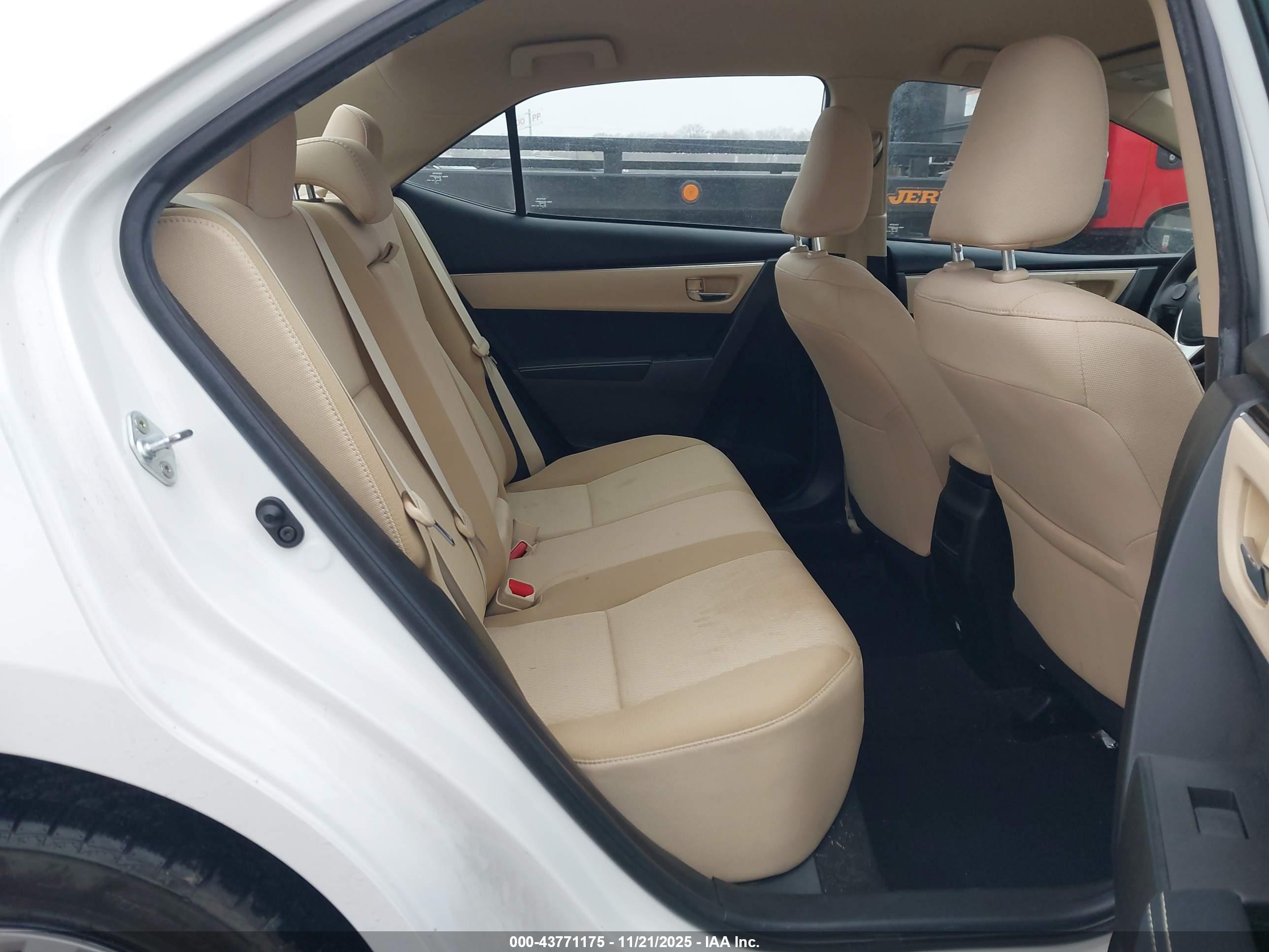 TOYOTA COROLLA image 8