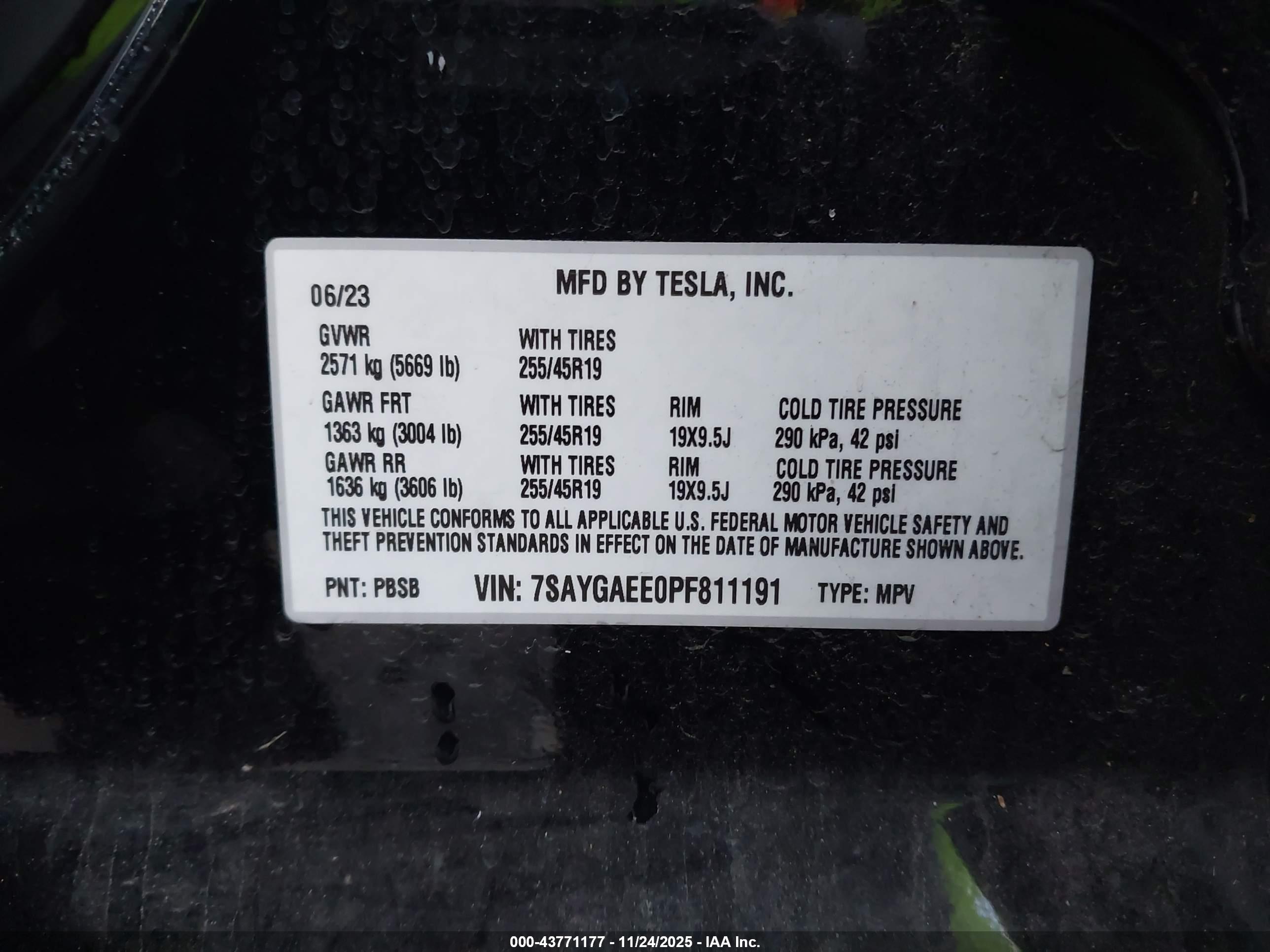 TESLA MODEL image 9
