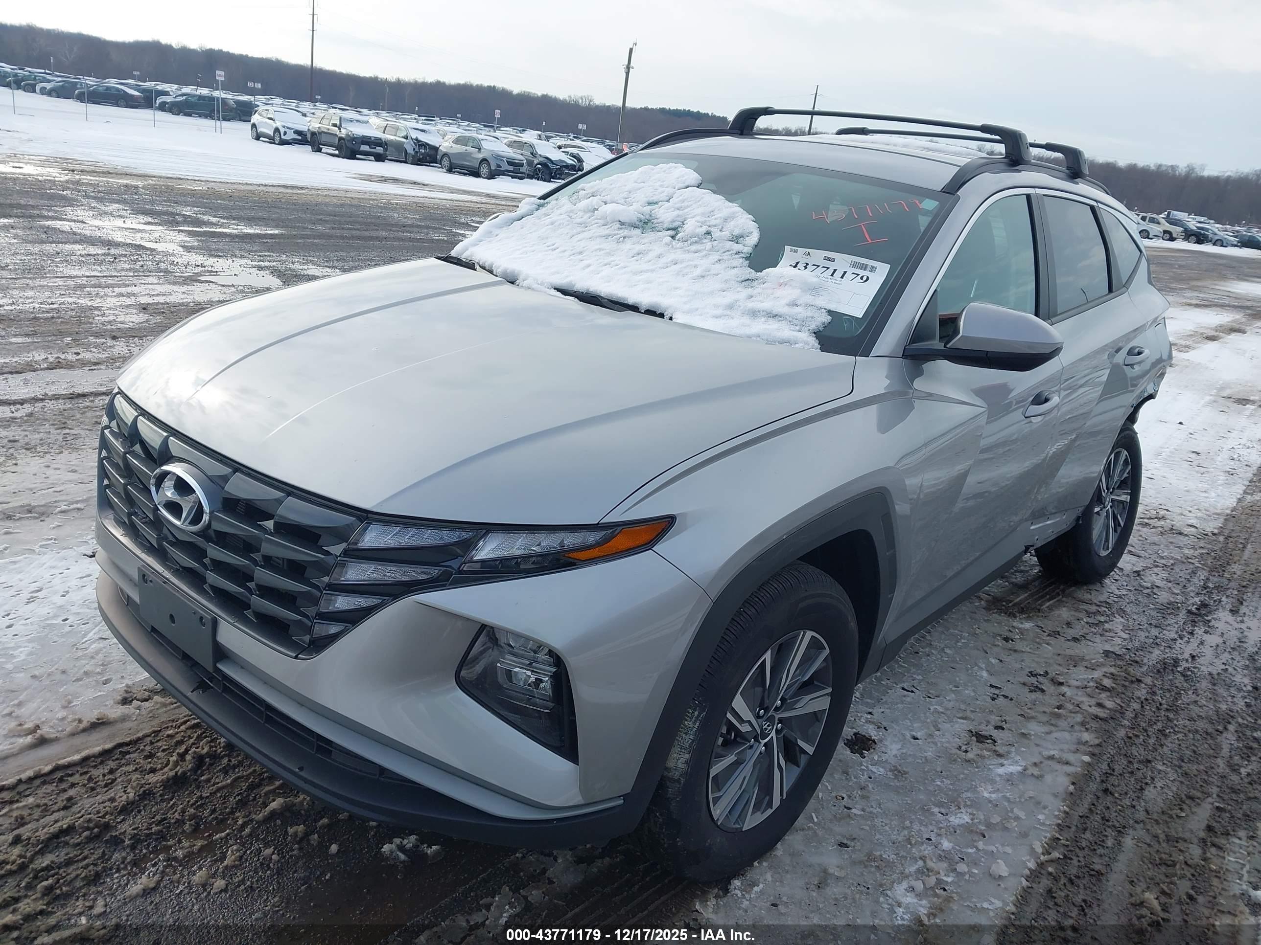 HYUNDAI TUCSON image 2