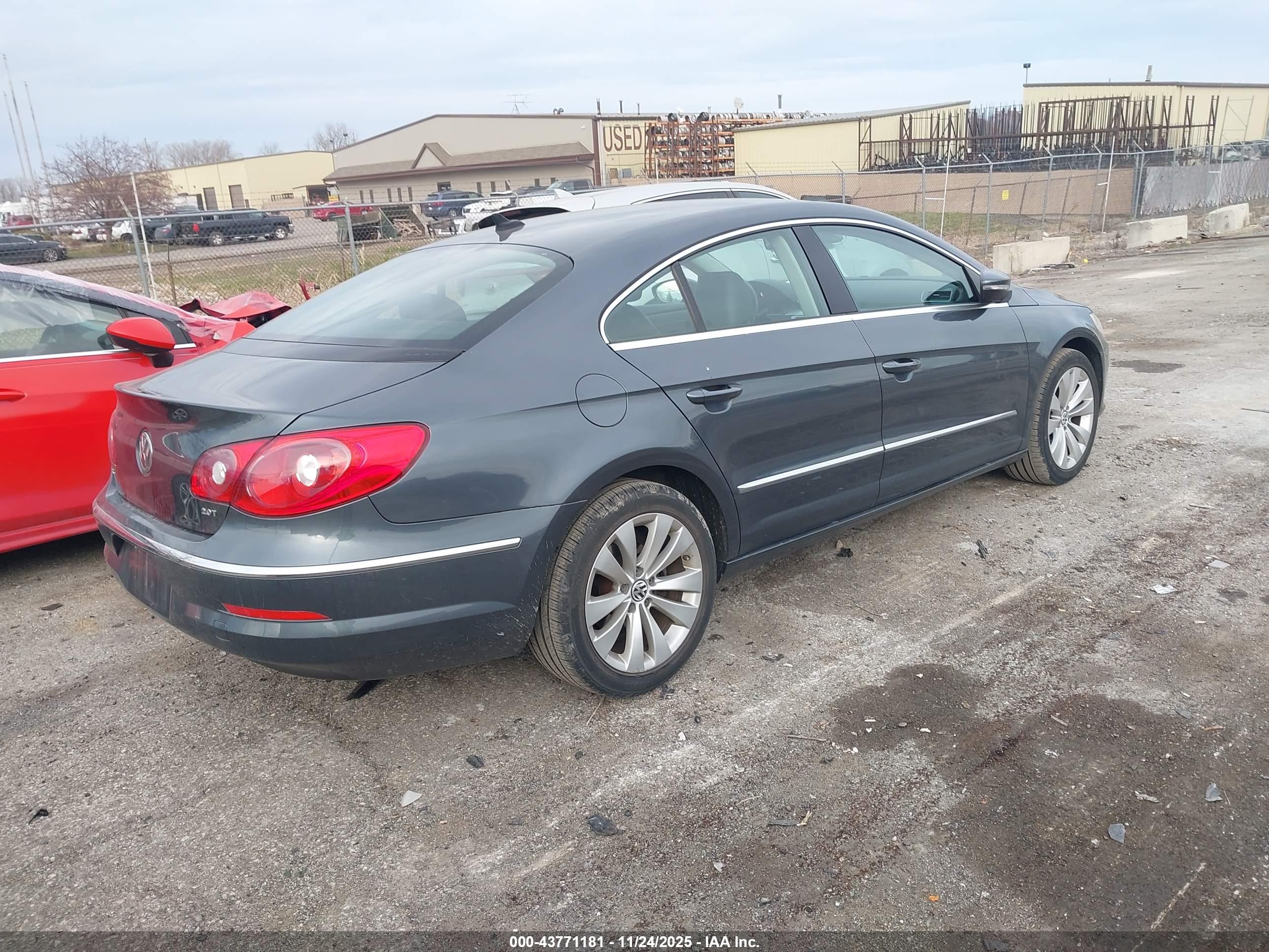 VOLKSWAGEN CC image 4