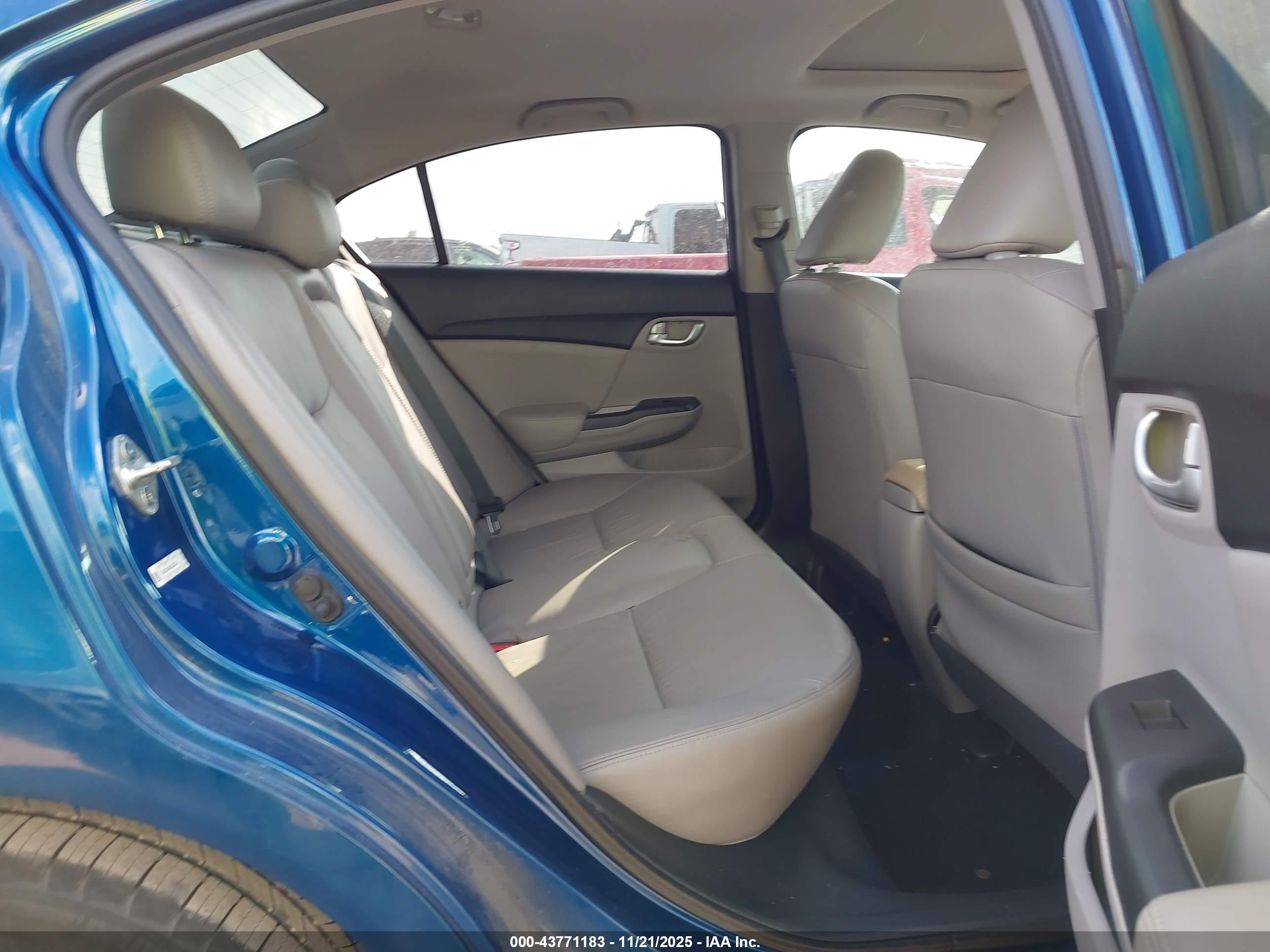 HONDA CIVIC image 8
