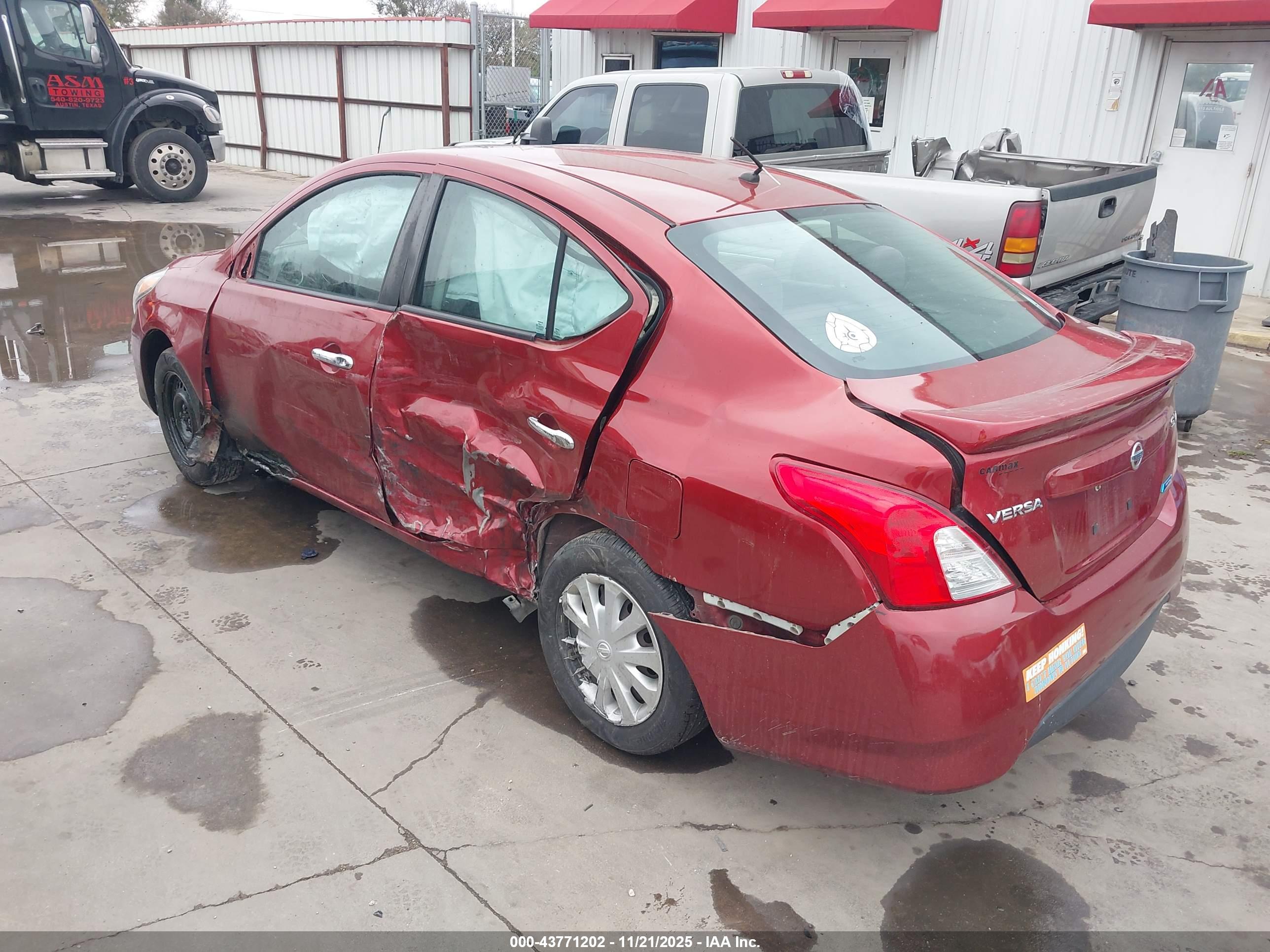 NISSAN VERSA image 3