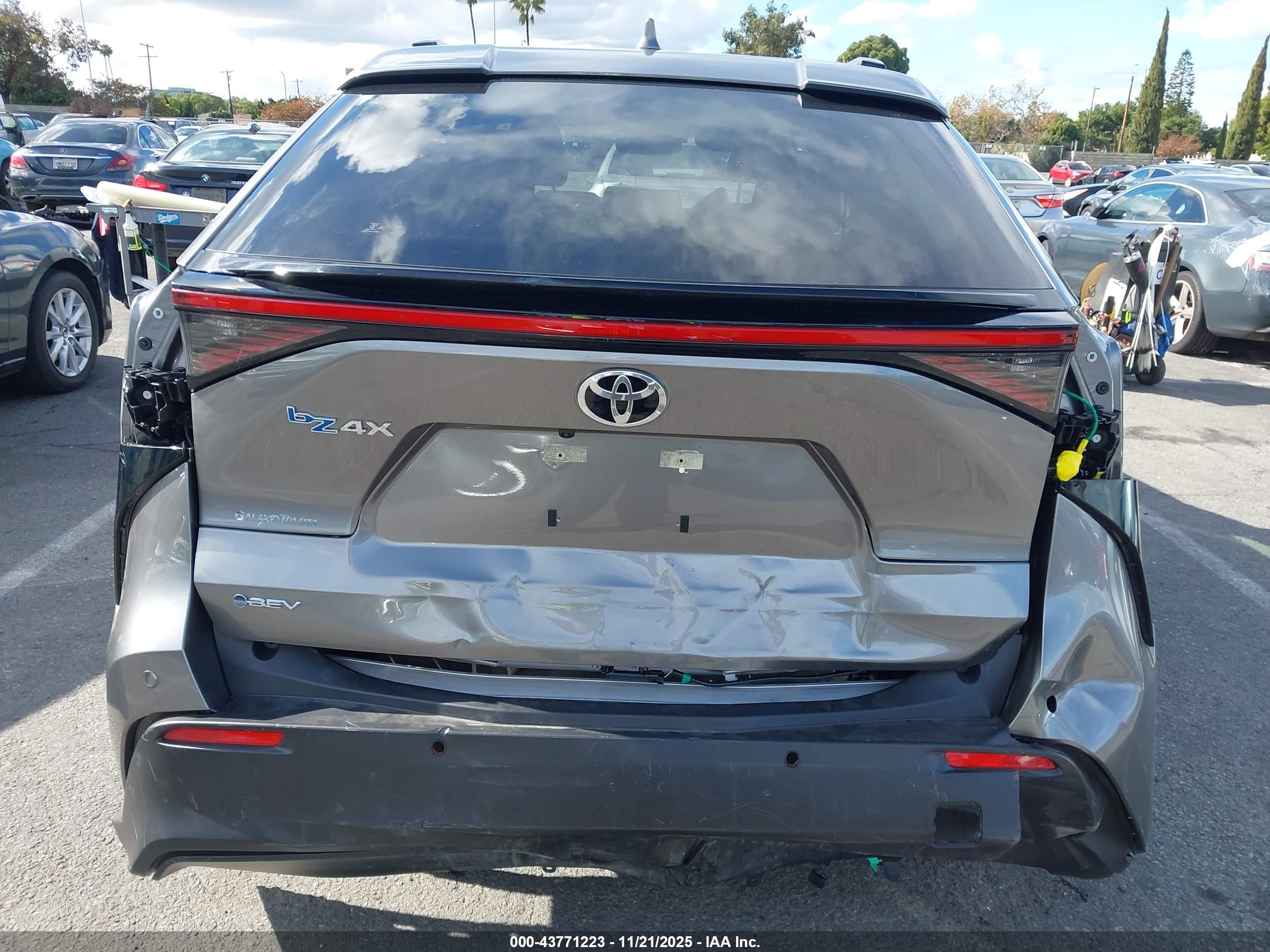 TOYOTA BZ4X image 6