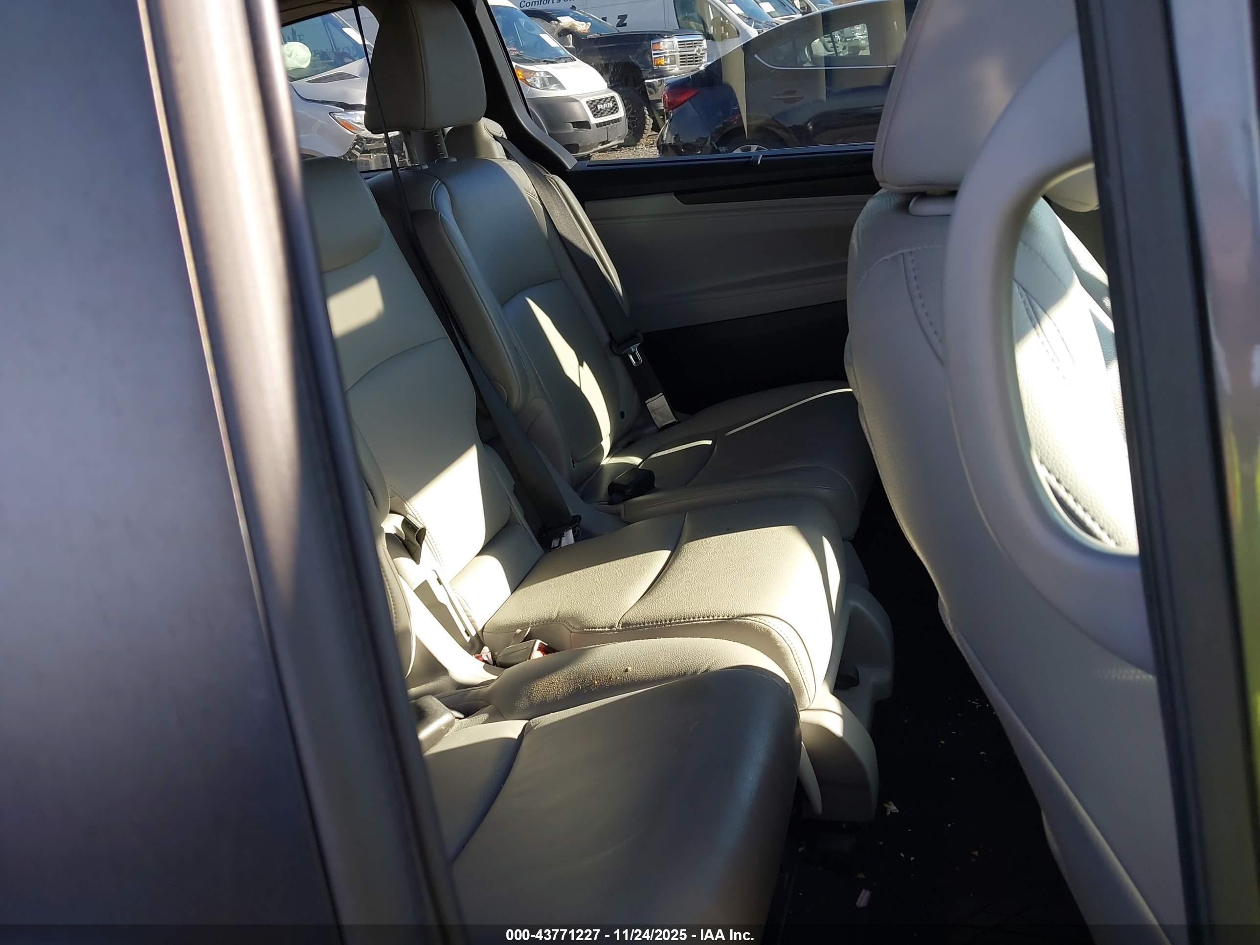 HONDA ODYSSEY image 8