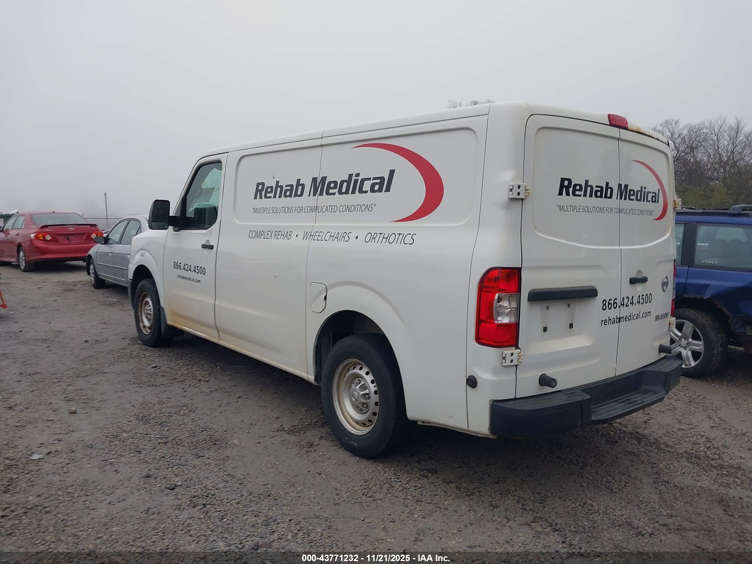 NISSAN NV image 3