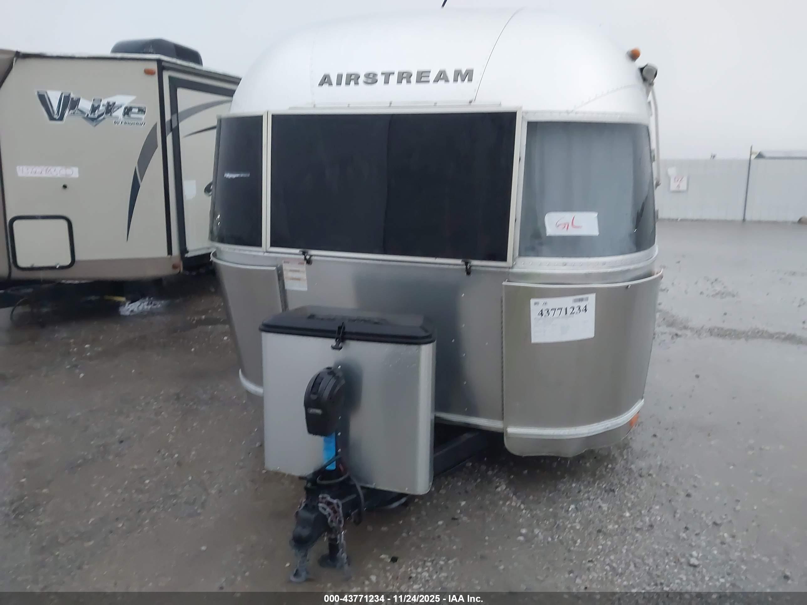 AIRSTREAM CT image 7
