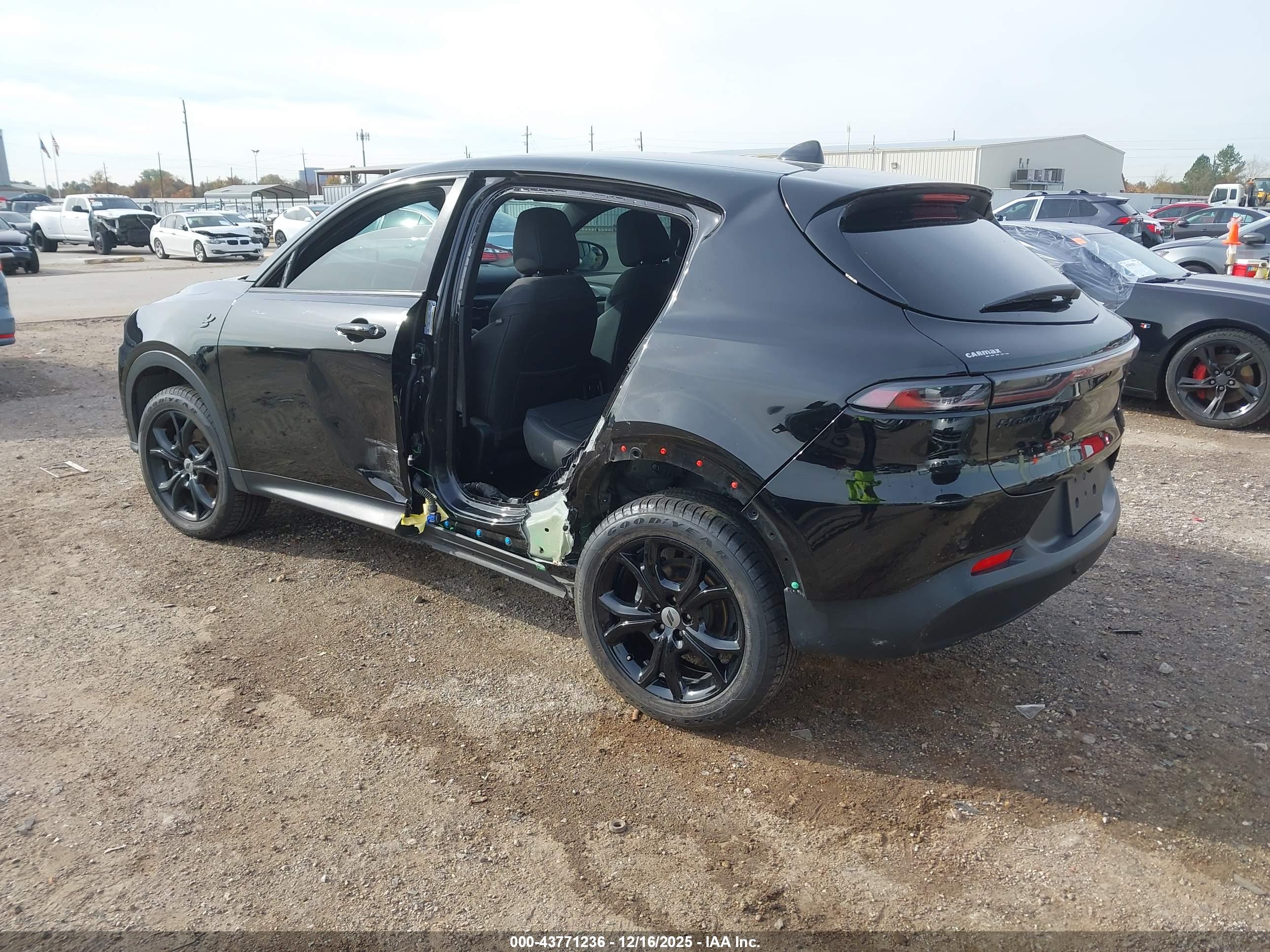 DODGE HORNET image 3