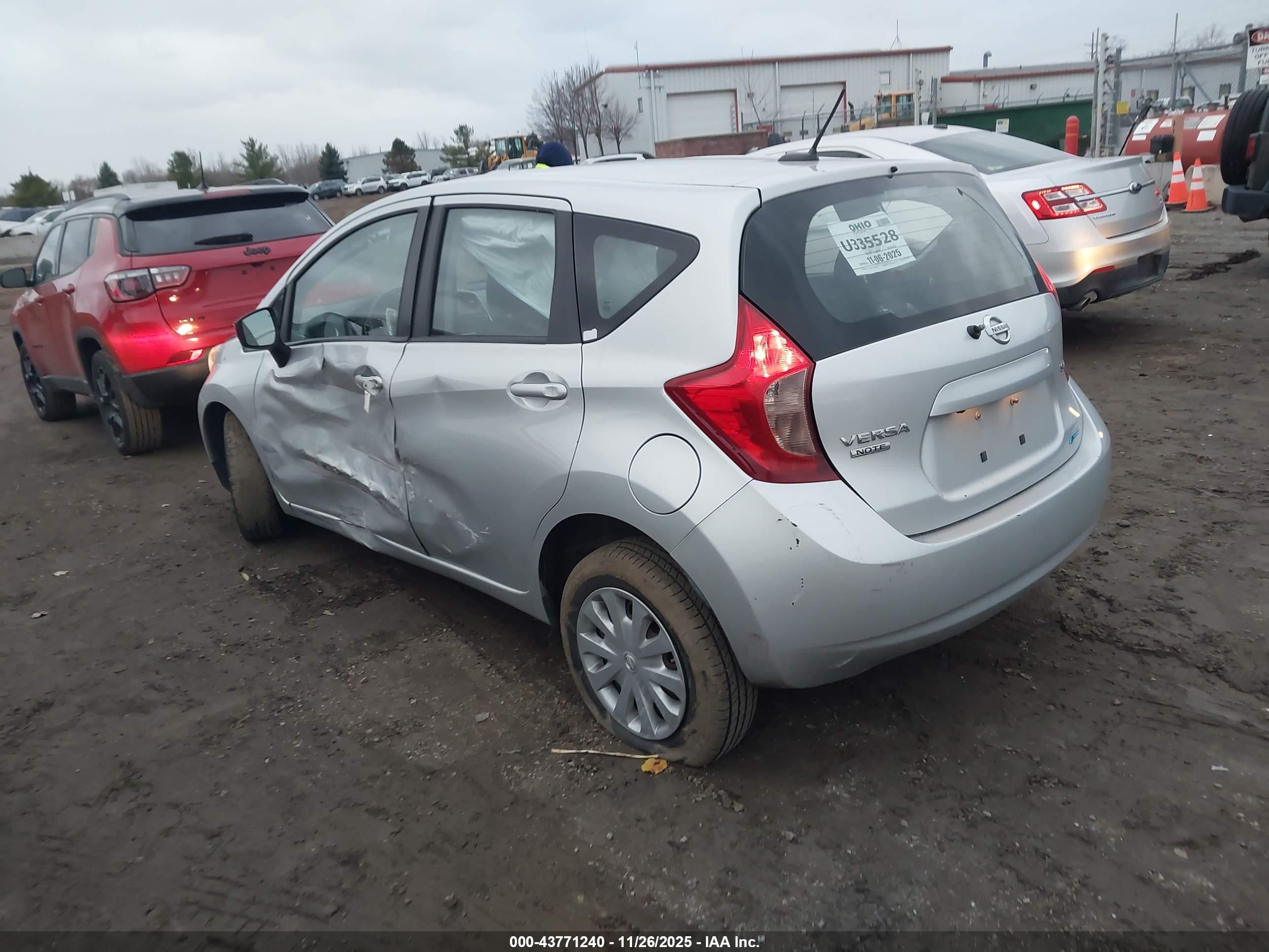NISSAN VERSA image 3