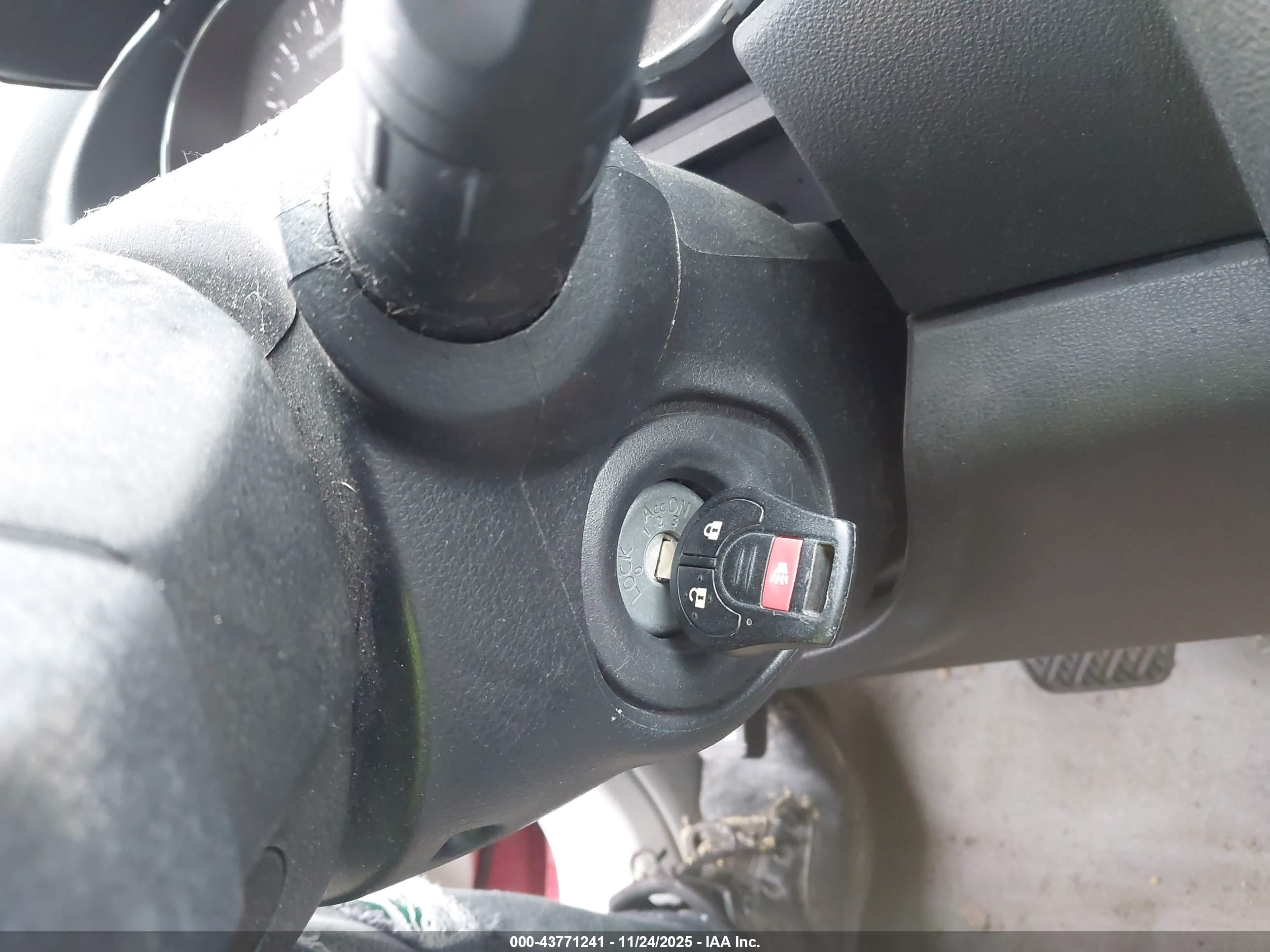 NISSAN ROGUE image 11