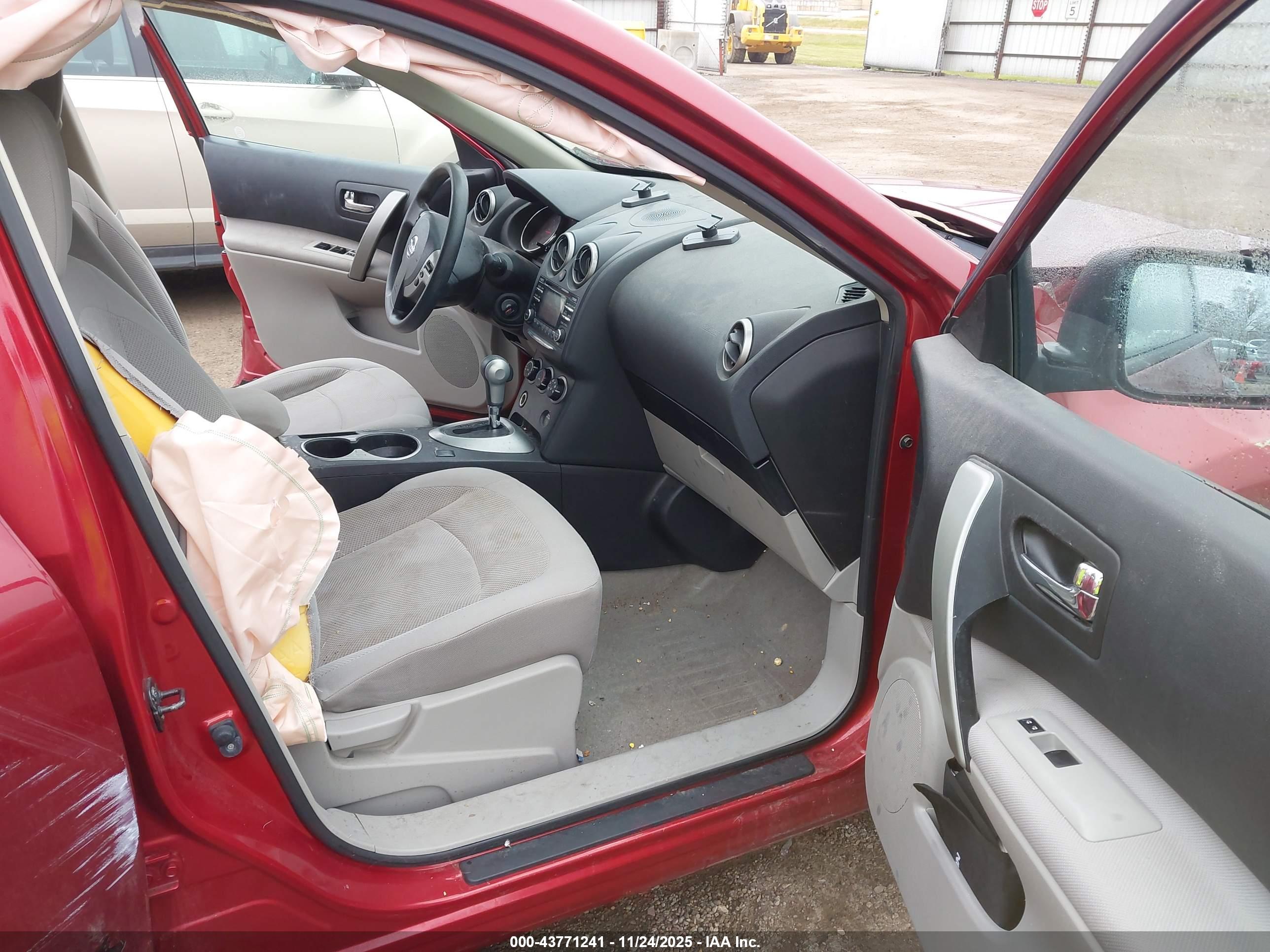 NISSAN ROGUE image 5