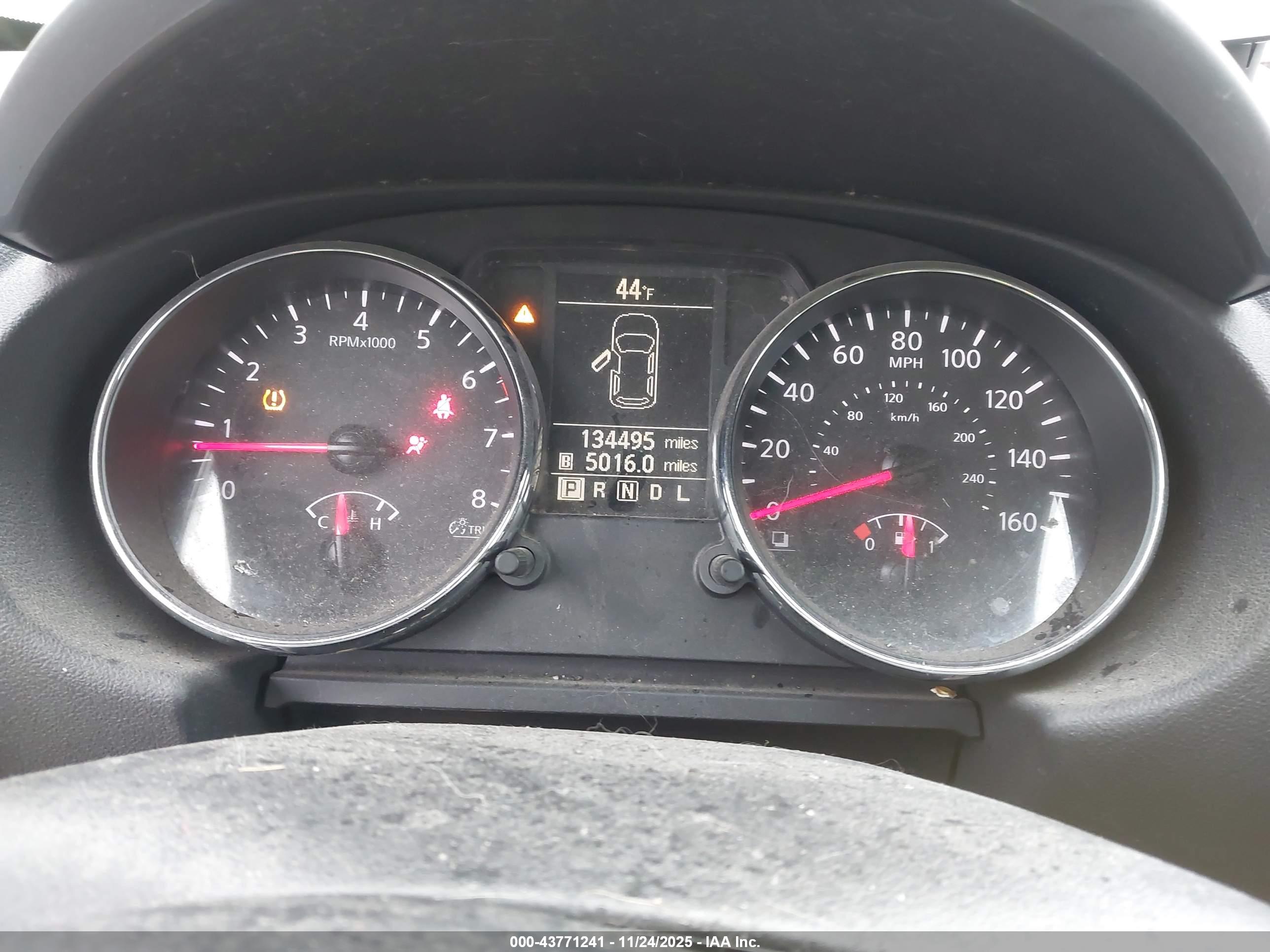 NISSAN ROGUE image 7