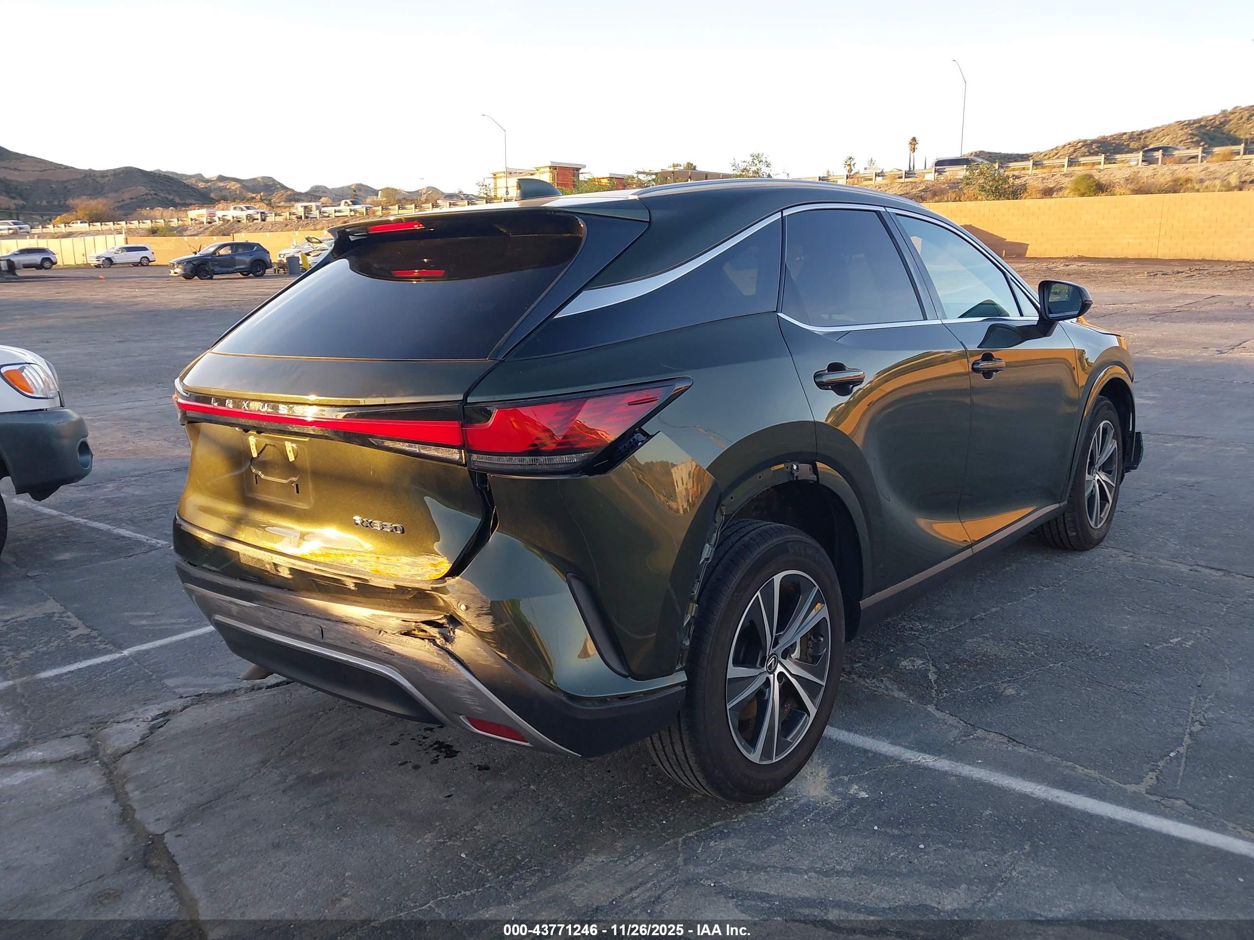 LEXUS RX image 4
