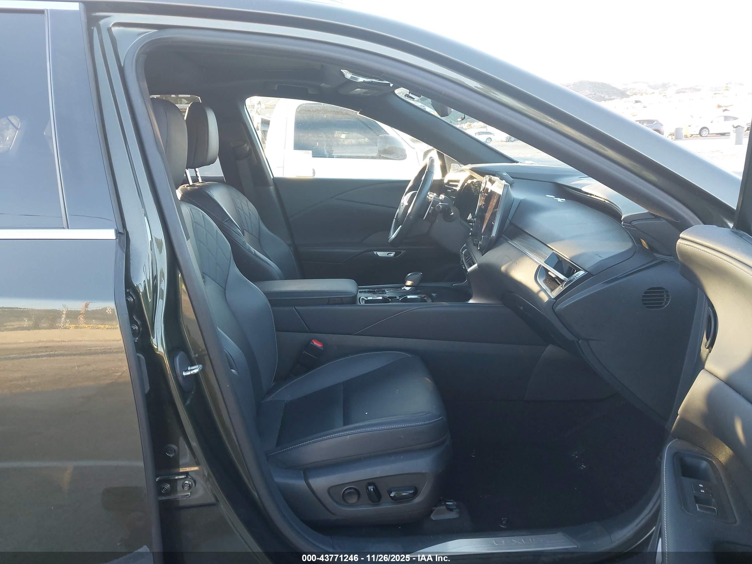 LEXUS RX image 5