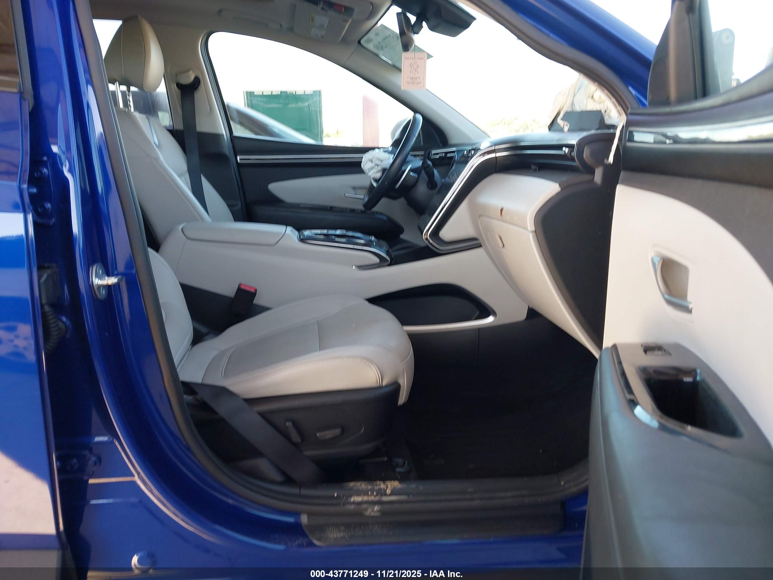 HYUNDAI TUCSON image 5