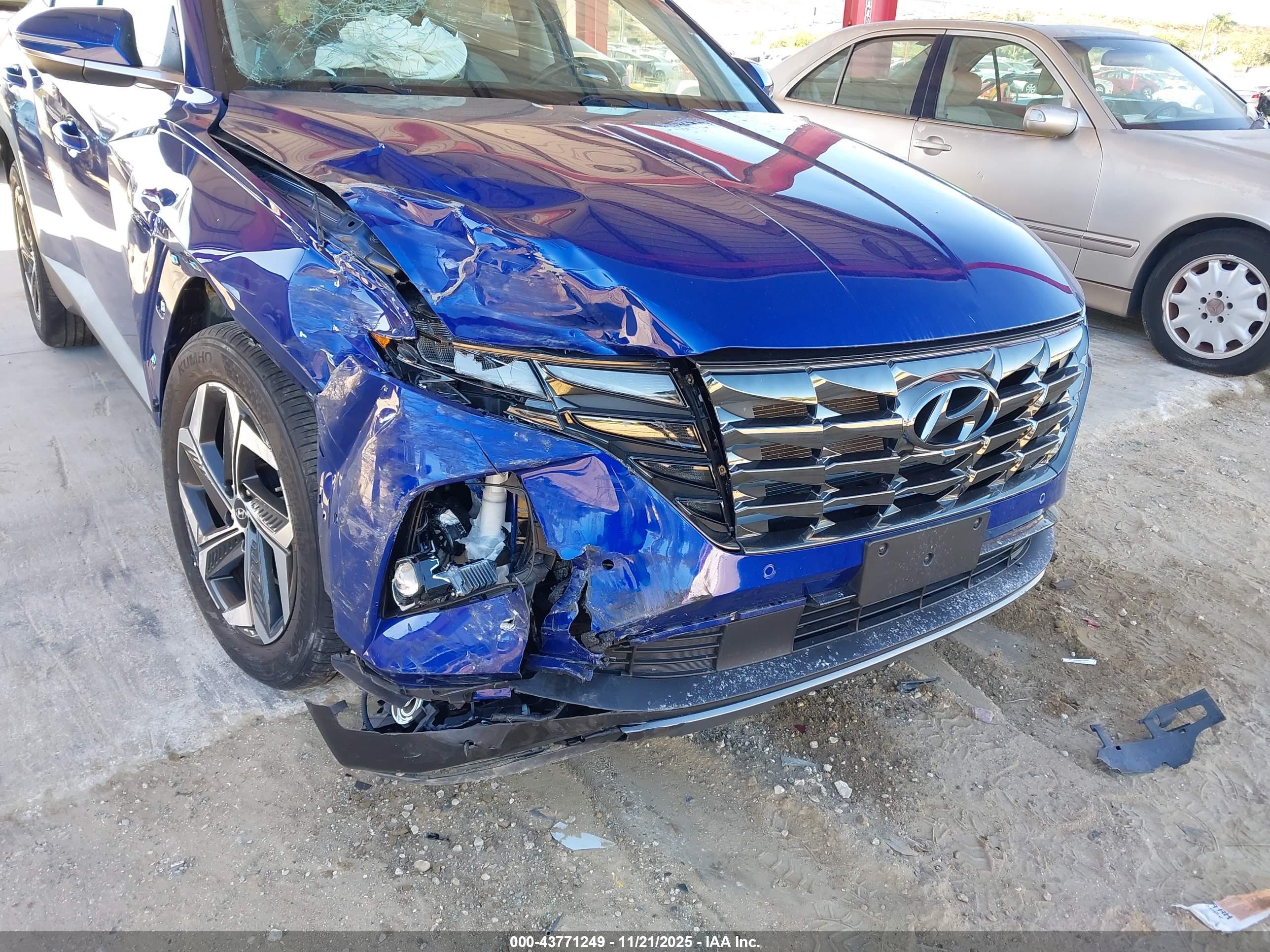 HYUNDAI TUCSON image 6