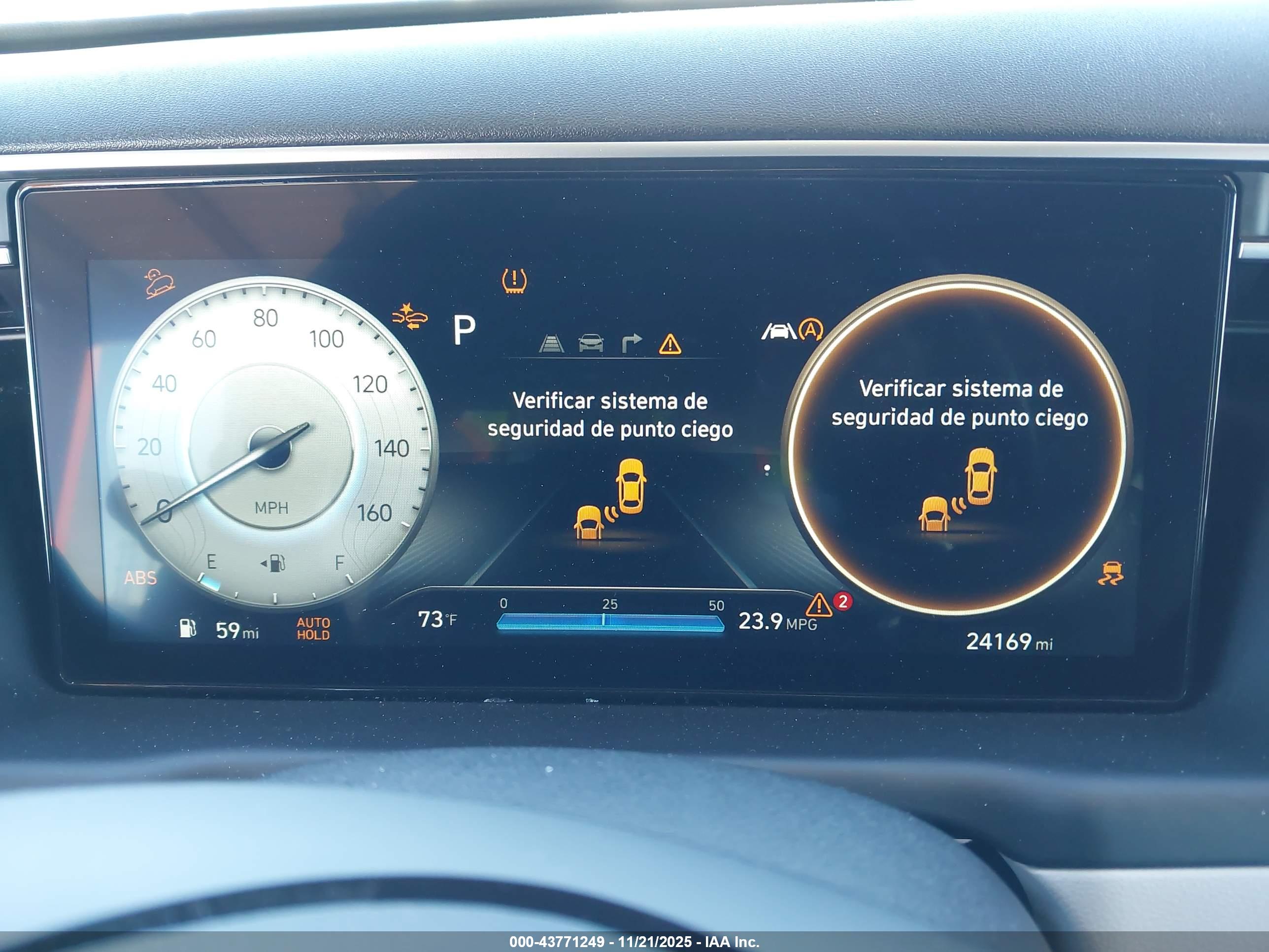 HYUNDAI TUCSON image 7
