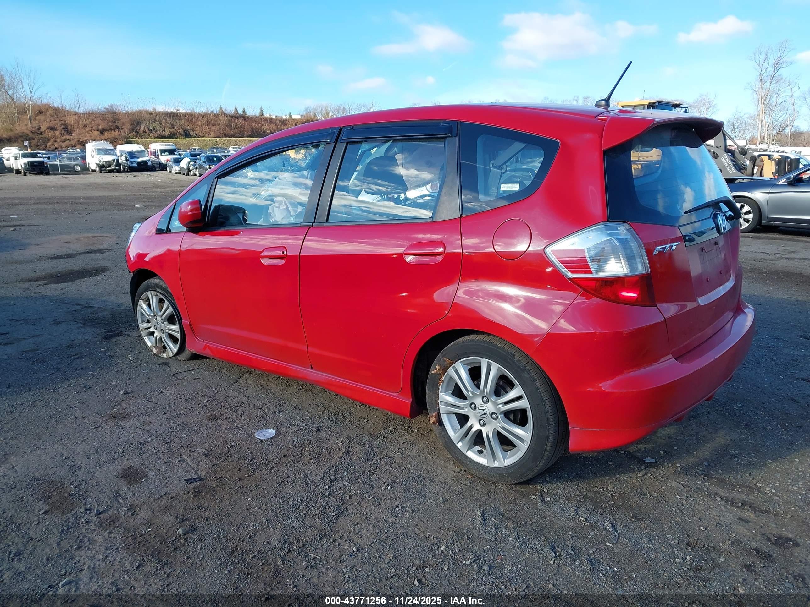 HONDA FIT image 3