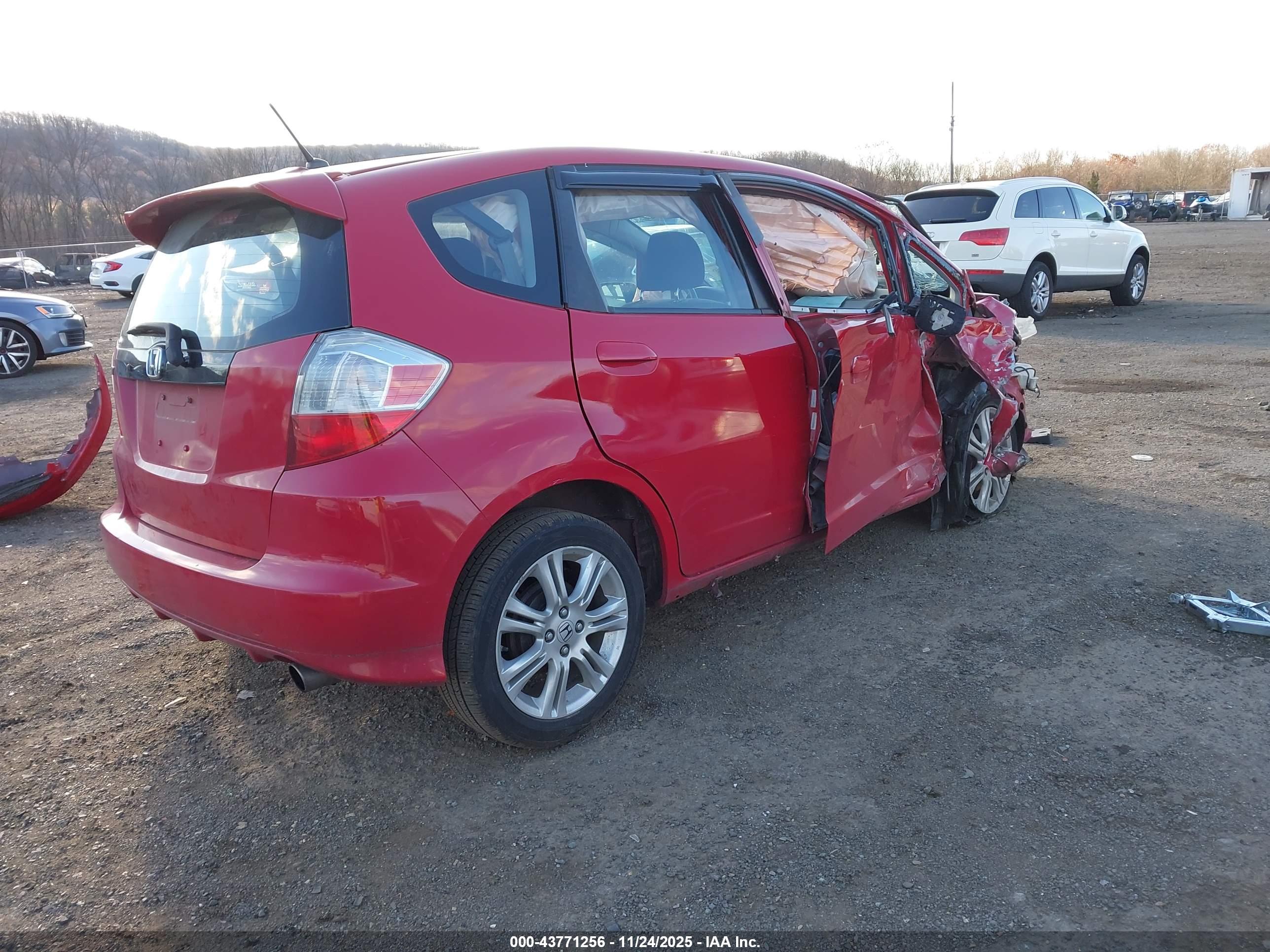 HONDA FIT image 4