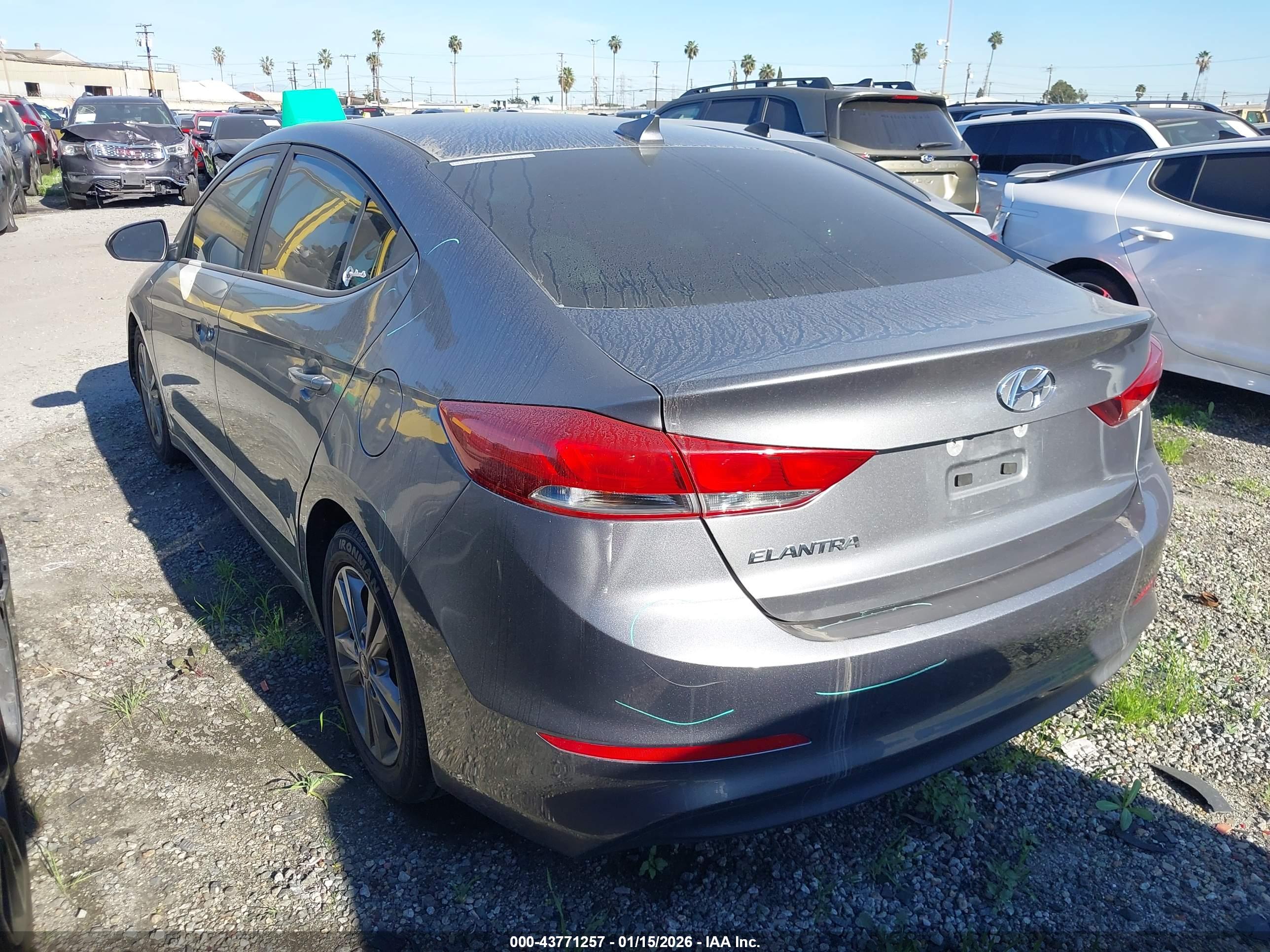 HYUNDAI ELANTRA image 3
