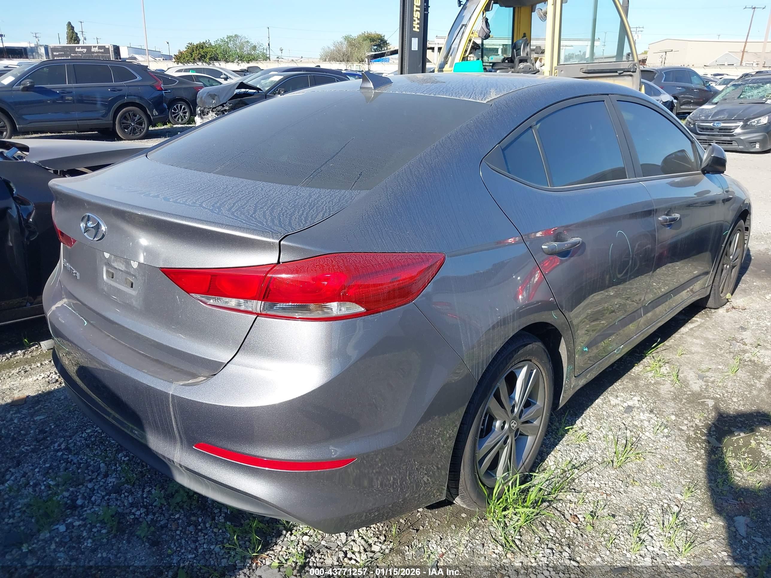 HYUNDAI ELANTRA image 4