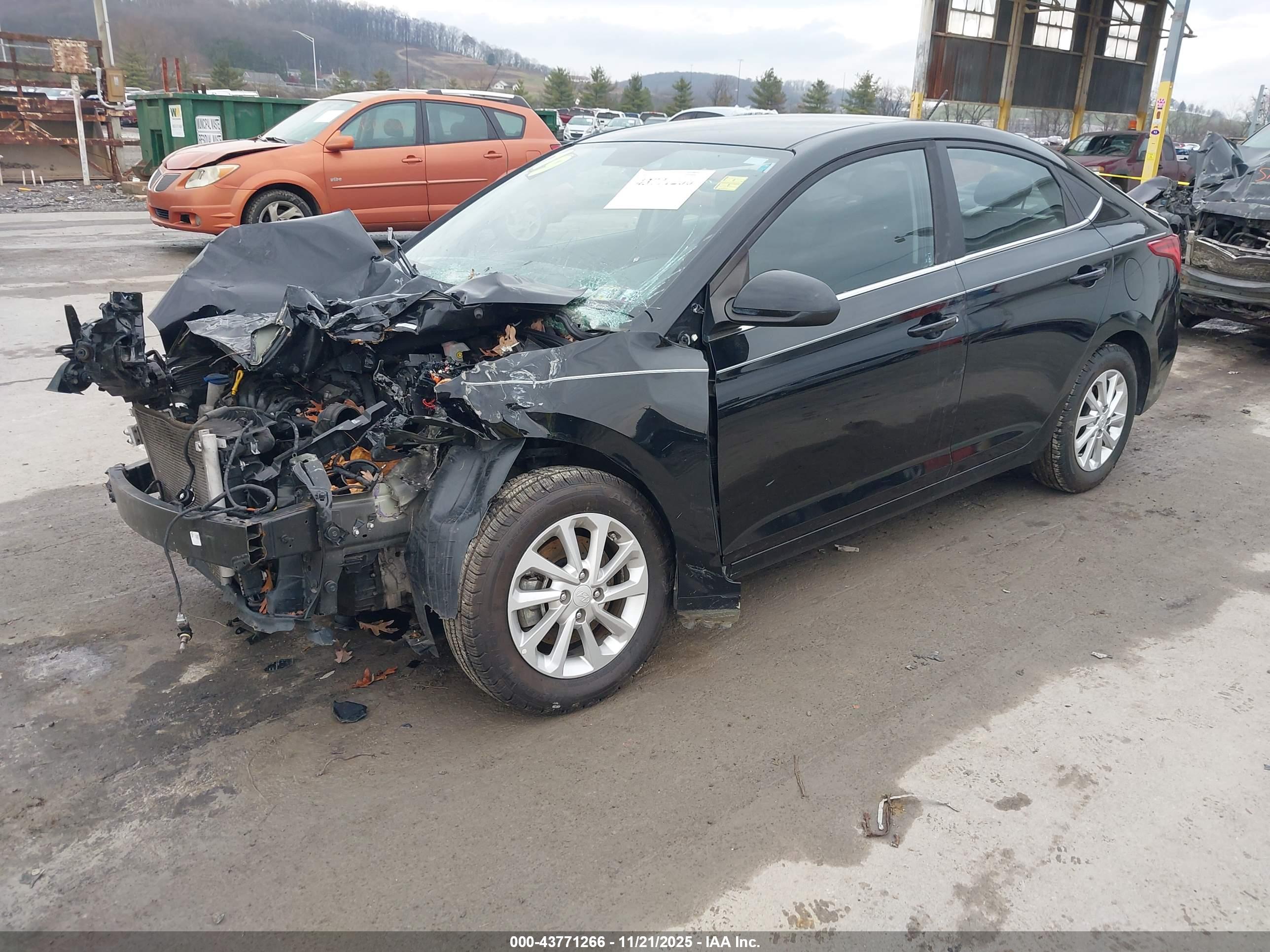 HYUNDAI ACCENT image 2