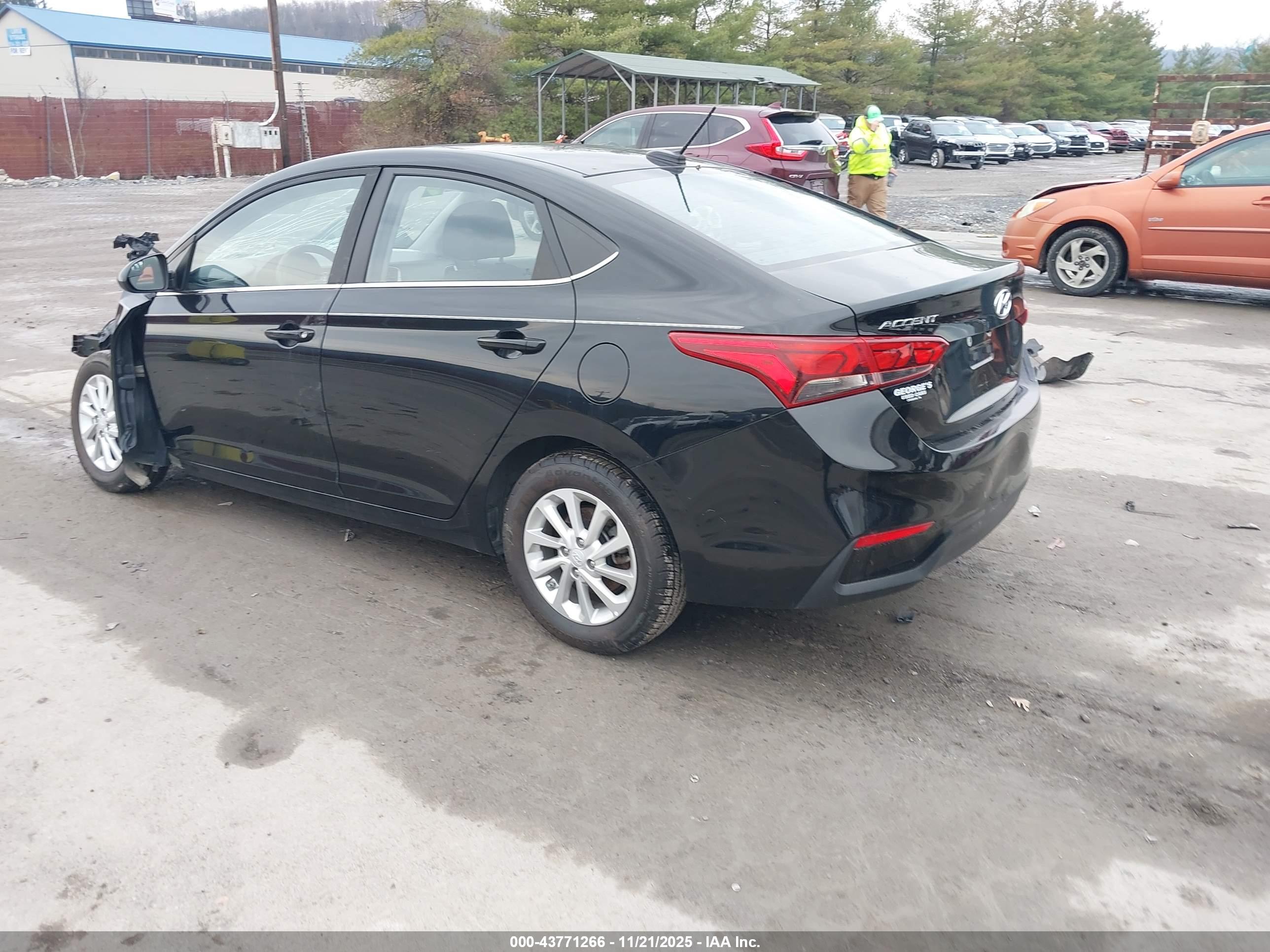 HYUNDAI ACCENT image 3