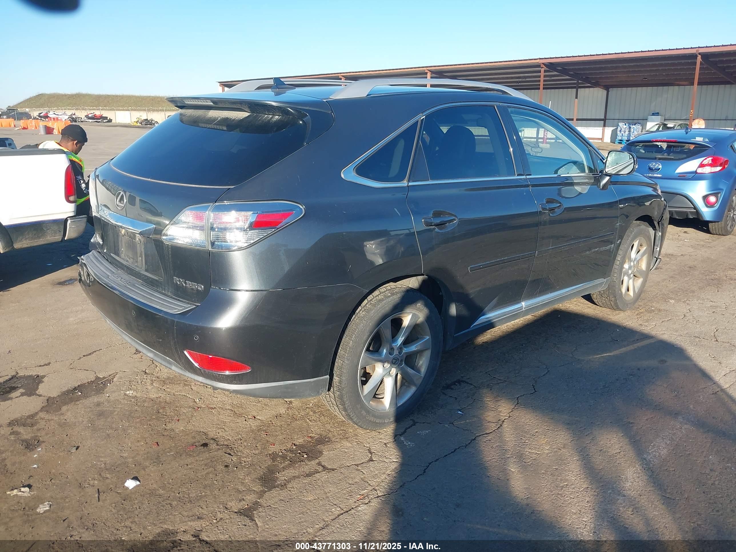 LEXUS RX image 4