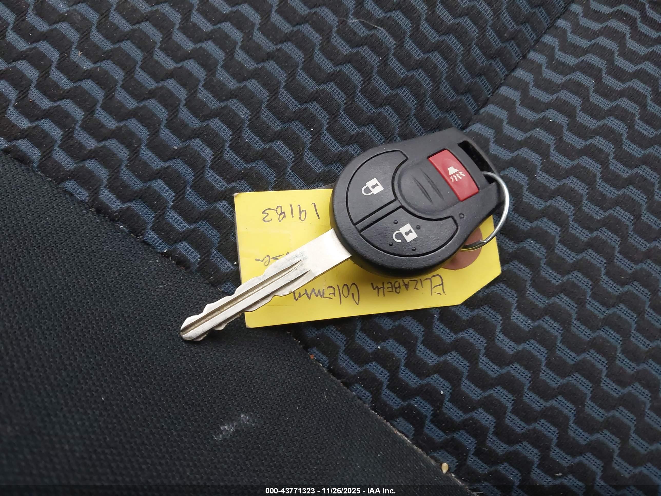 NISSAN VERSA image 11