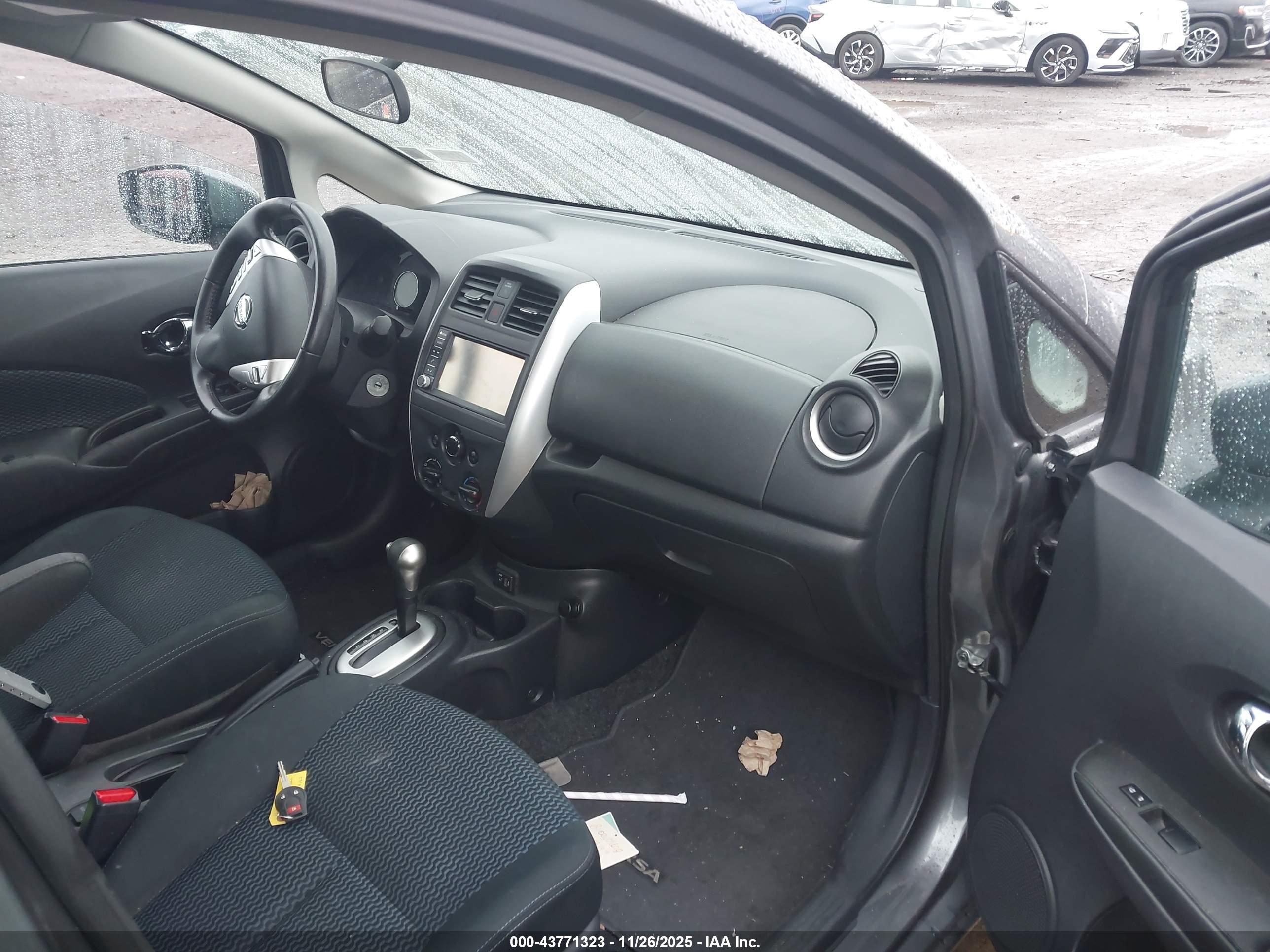 NISSAN VERSA image 5