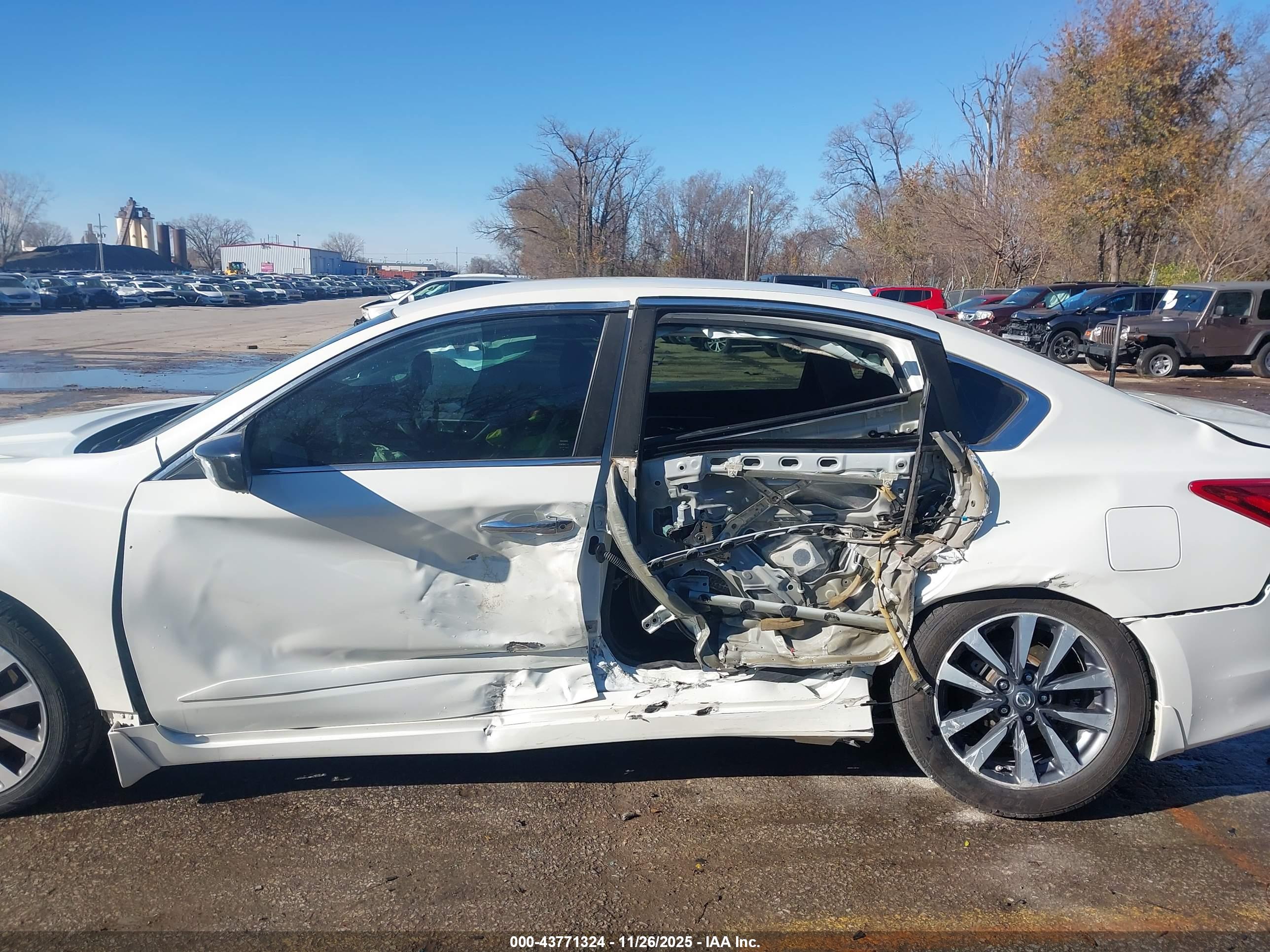 NISSAN ALTIMA image 6