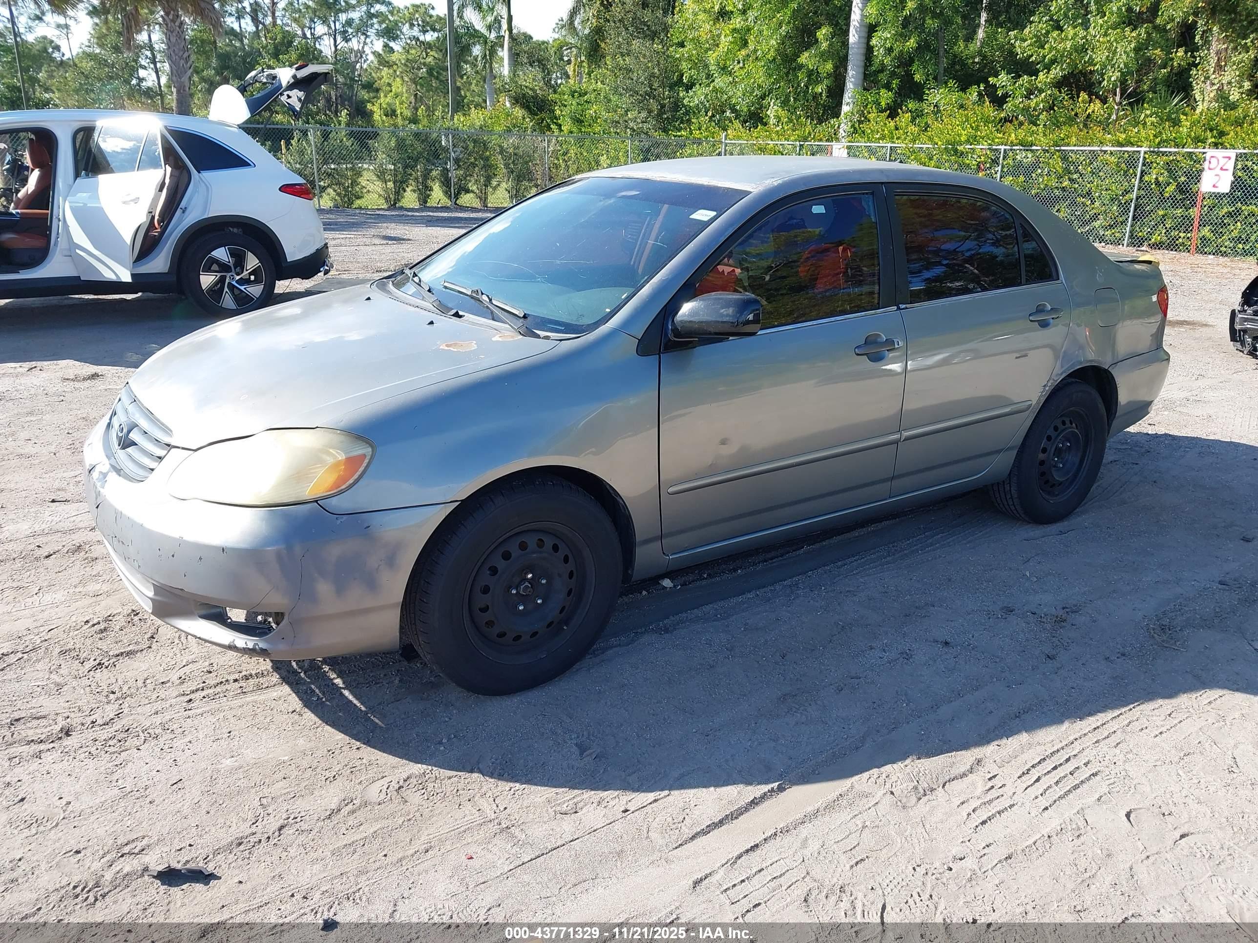 TOYOTA COROLLA image 2
