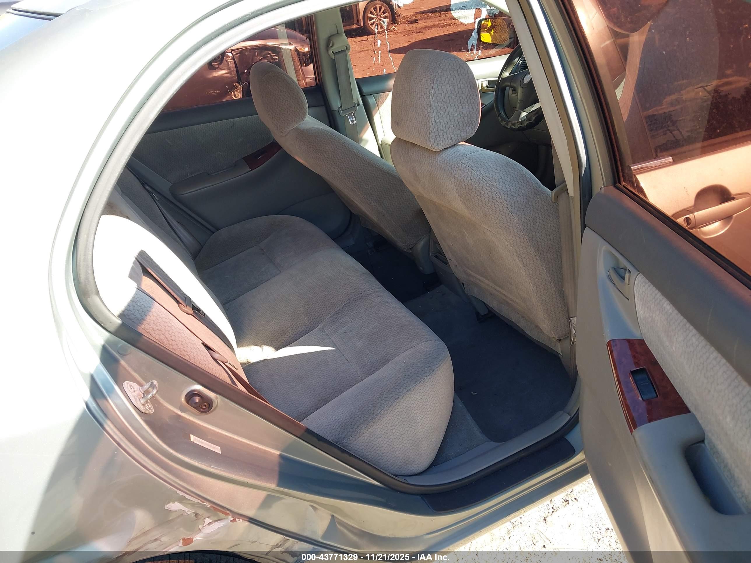 TOYOTA COROLLA image 8