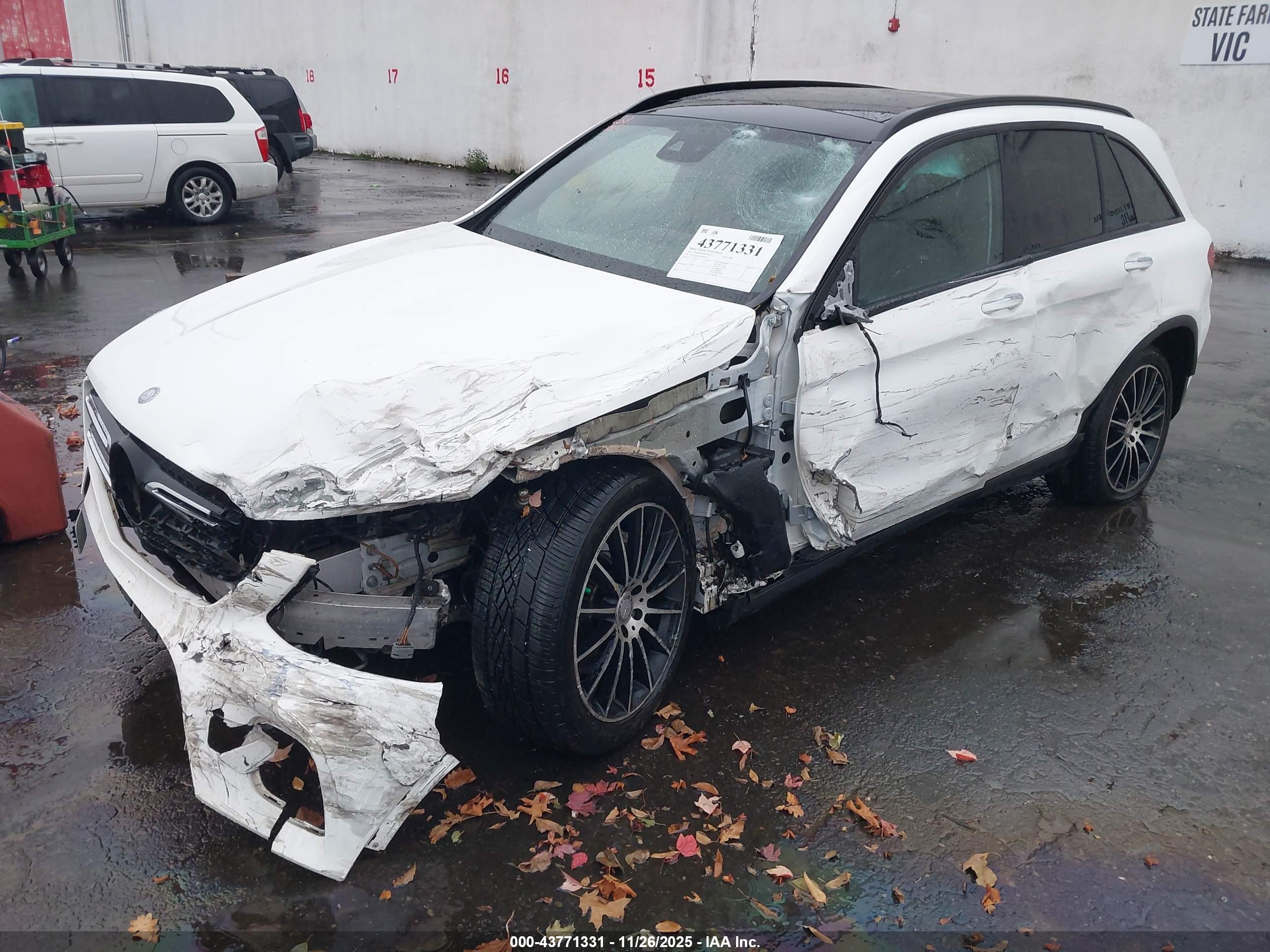 MERCEDES-BENZ GLC image 6
