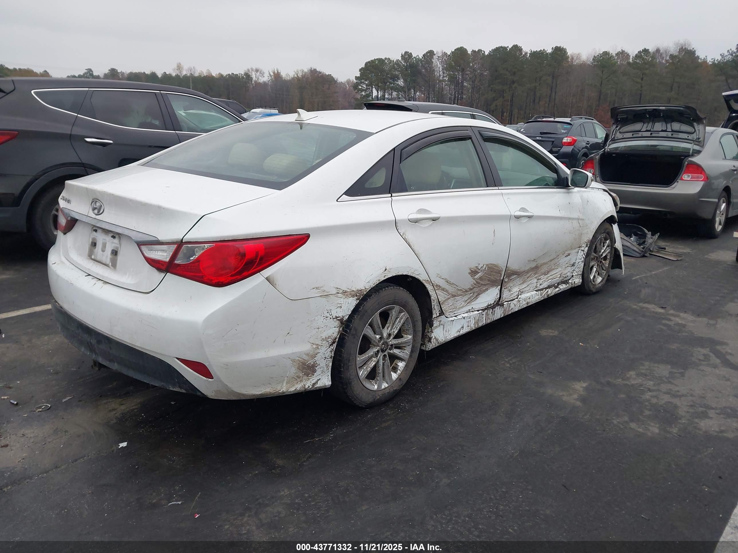 HYUNDAI SONATA image 4