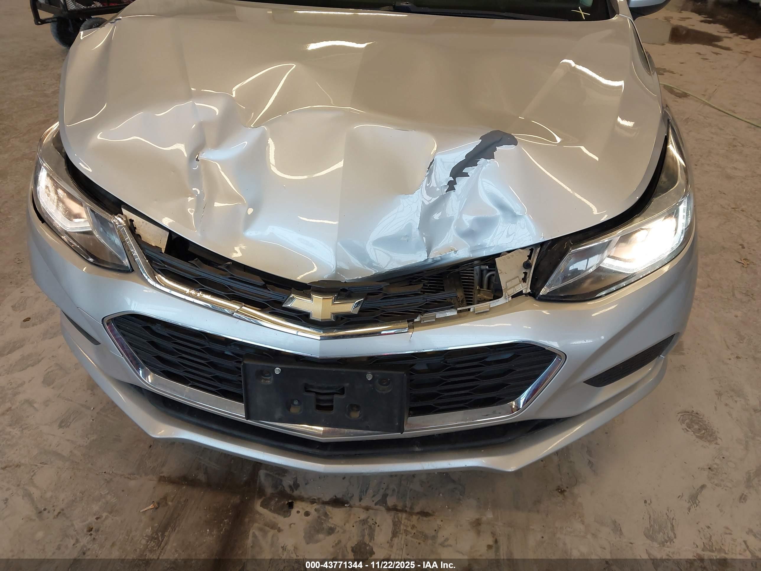 CHEVROLET CRUZE image 6