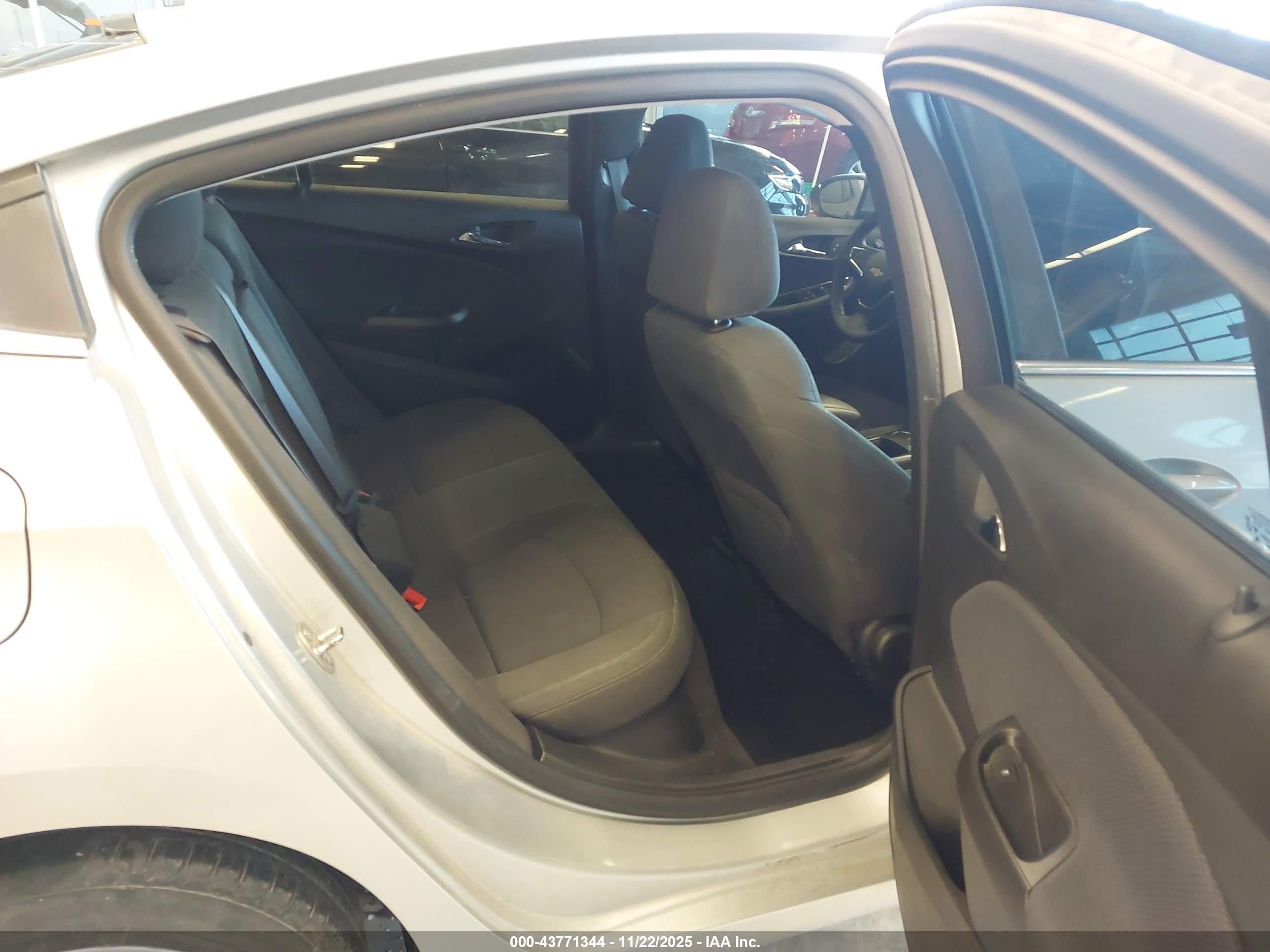 CHEVROLET CRUZE image 8
