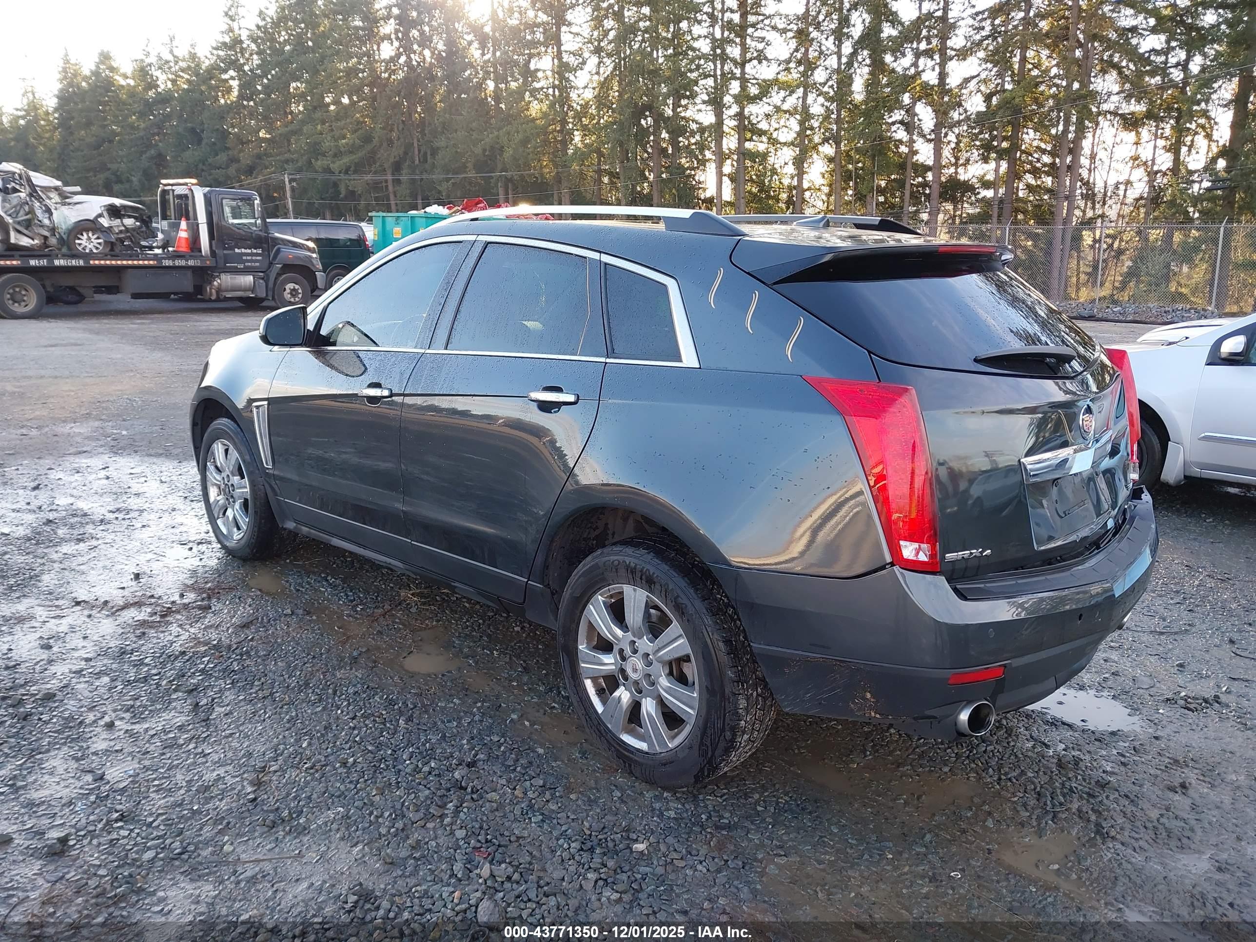 CADILLAC SRX image 3