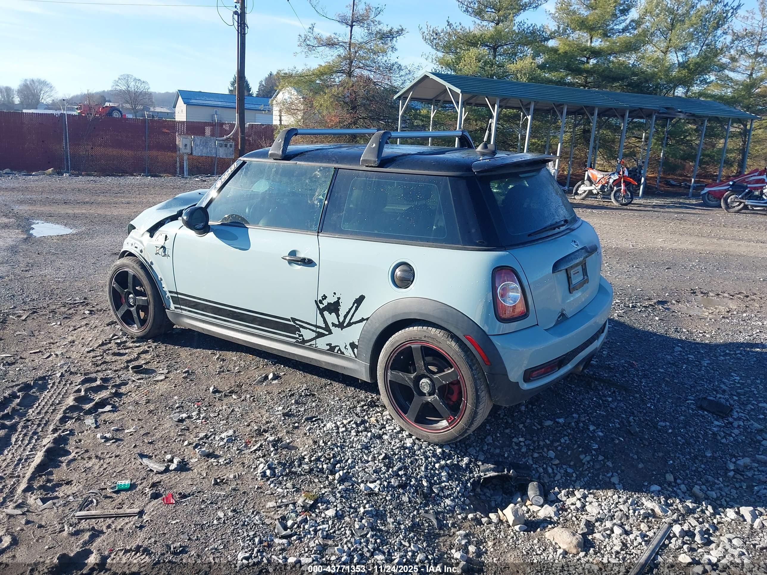MINI COOPER image 3