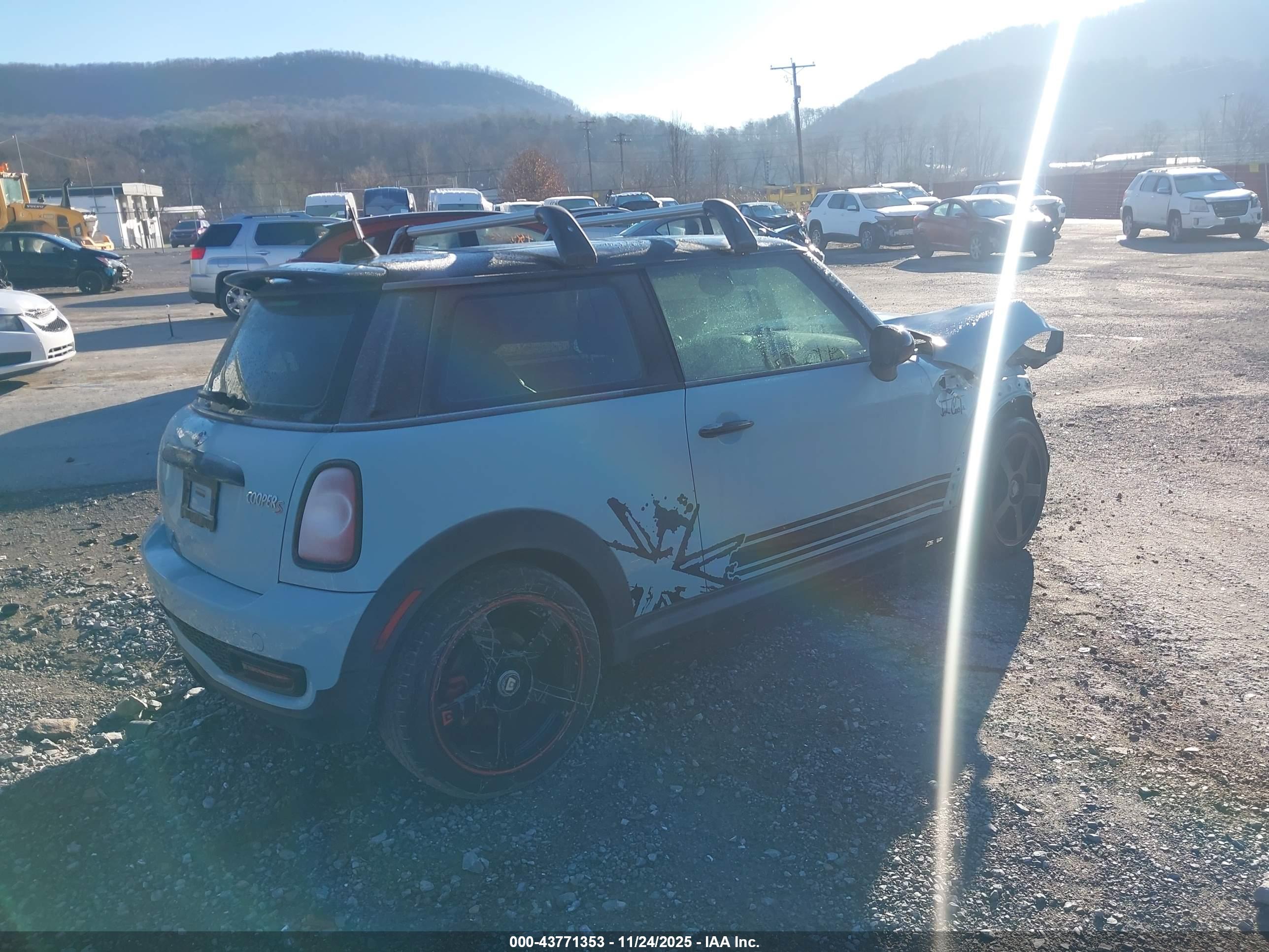 MINI COOPER image 4