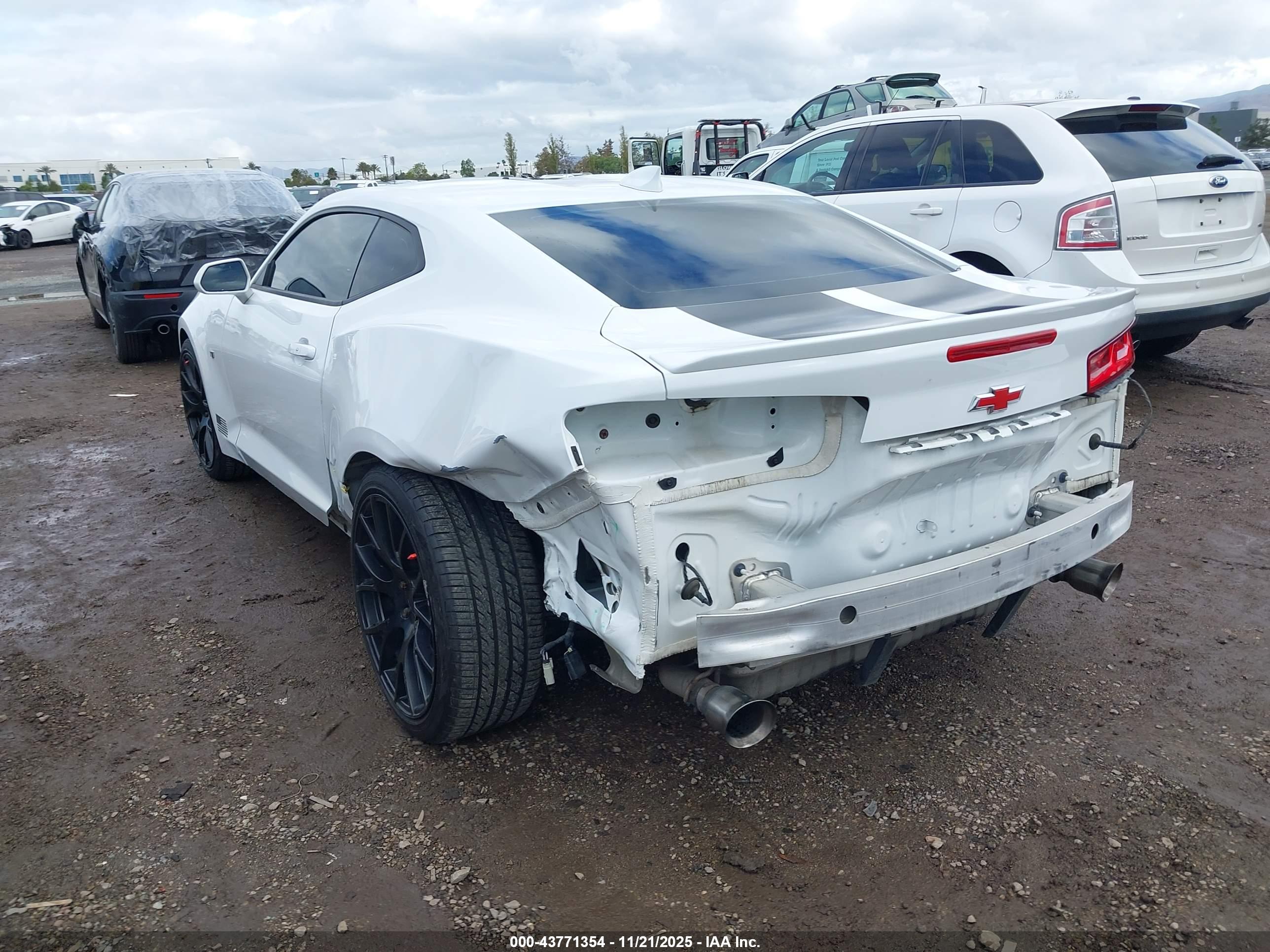 CHEVROLET CAMARO image 3