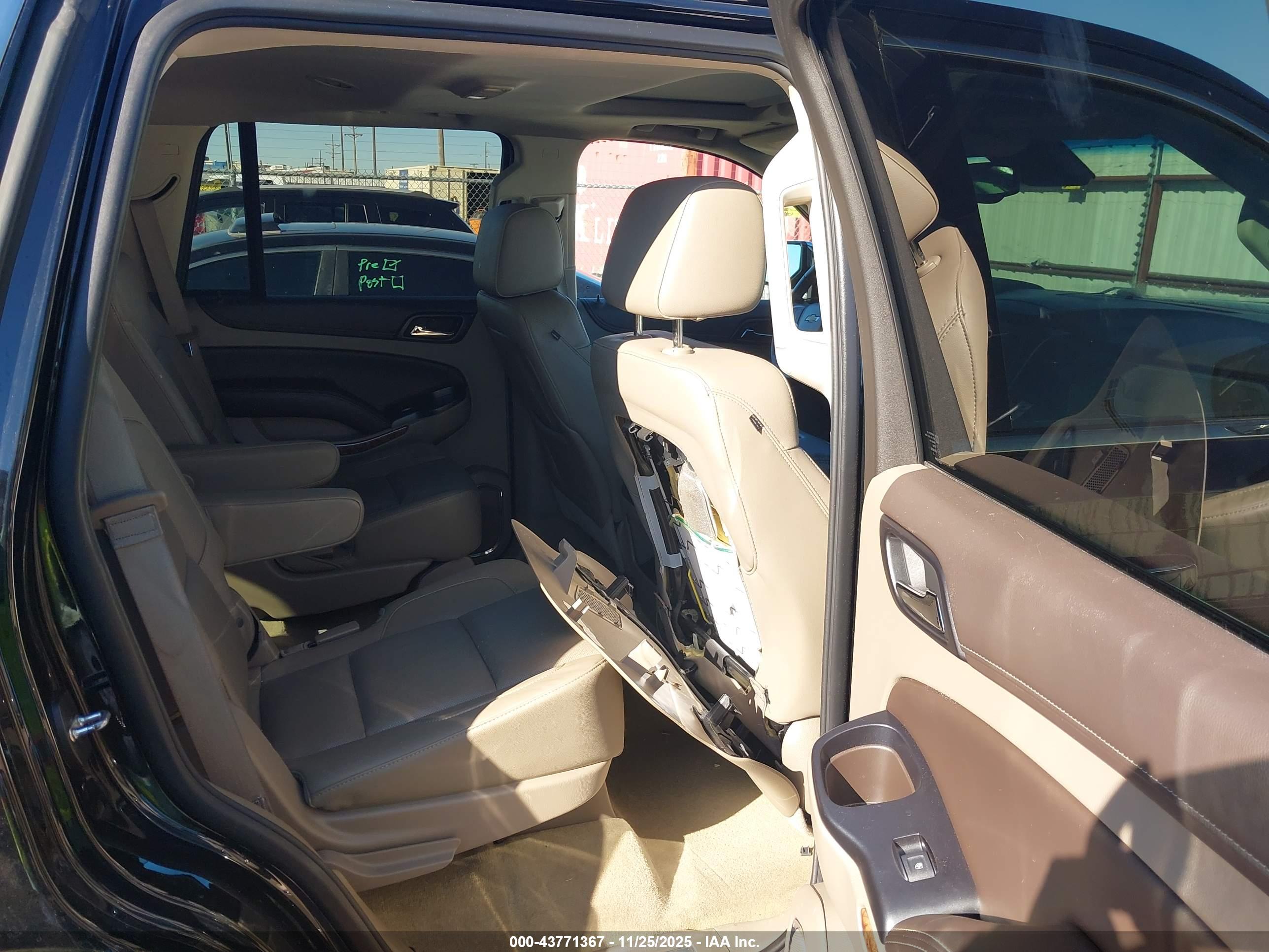 CHEVROLET TAHOE image 8