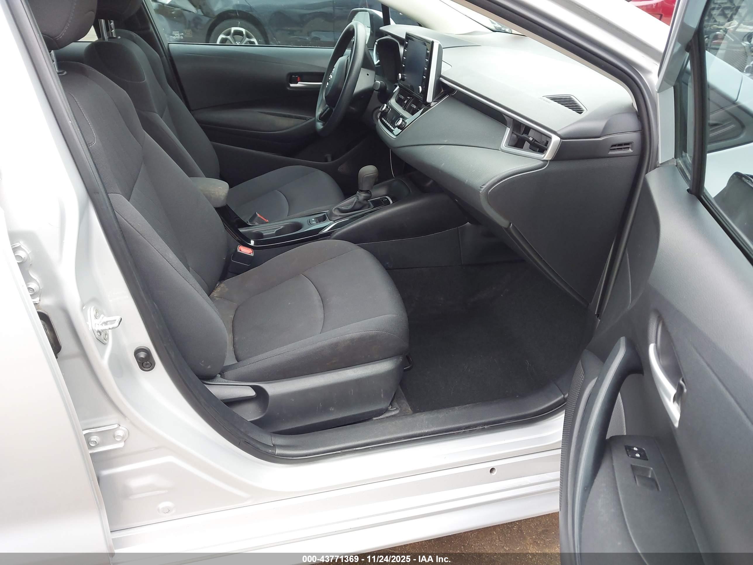 TOYOTA COROLLA image 5