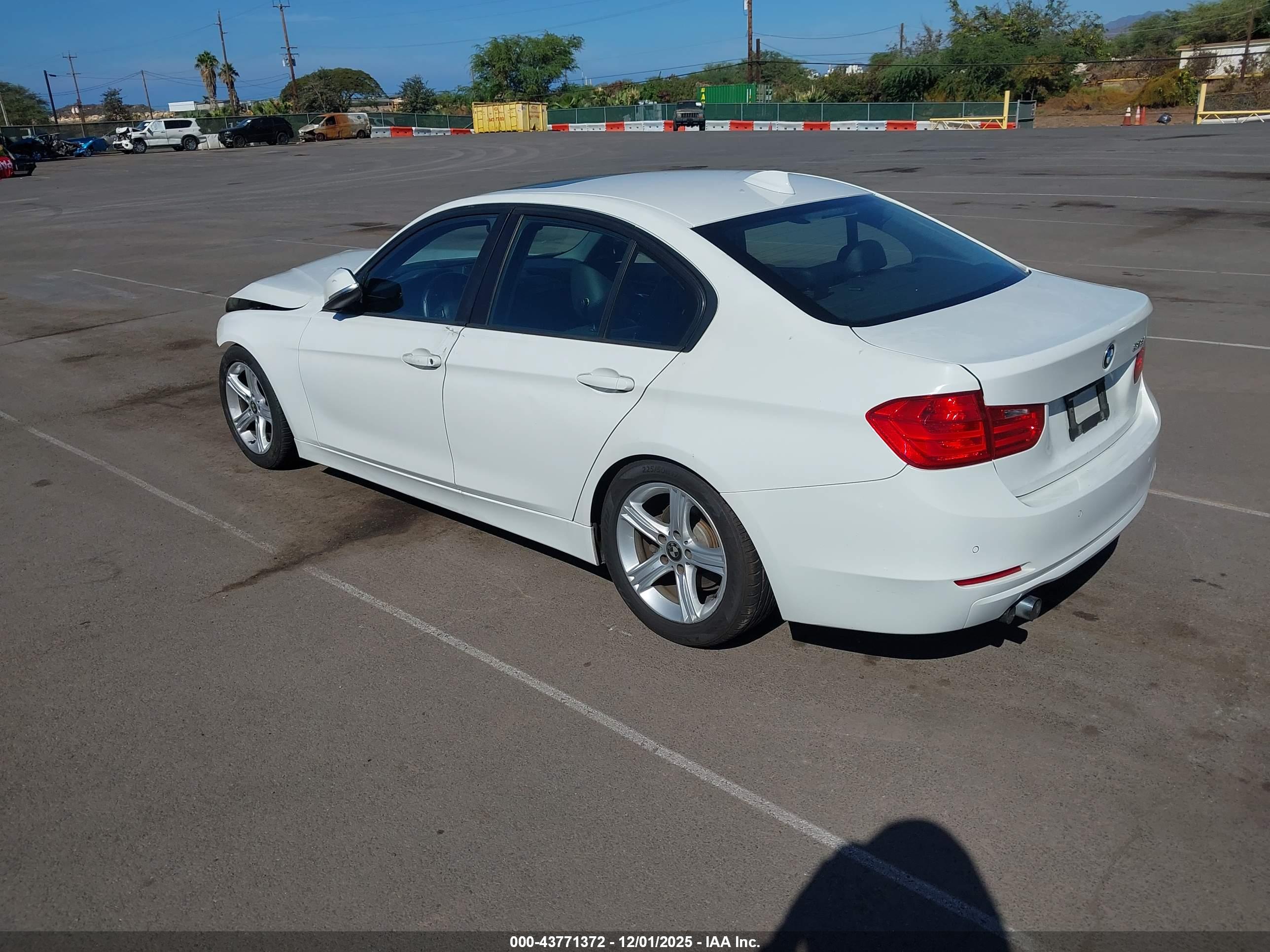 BMW 328I image 3