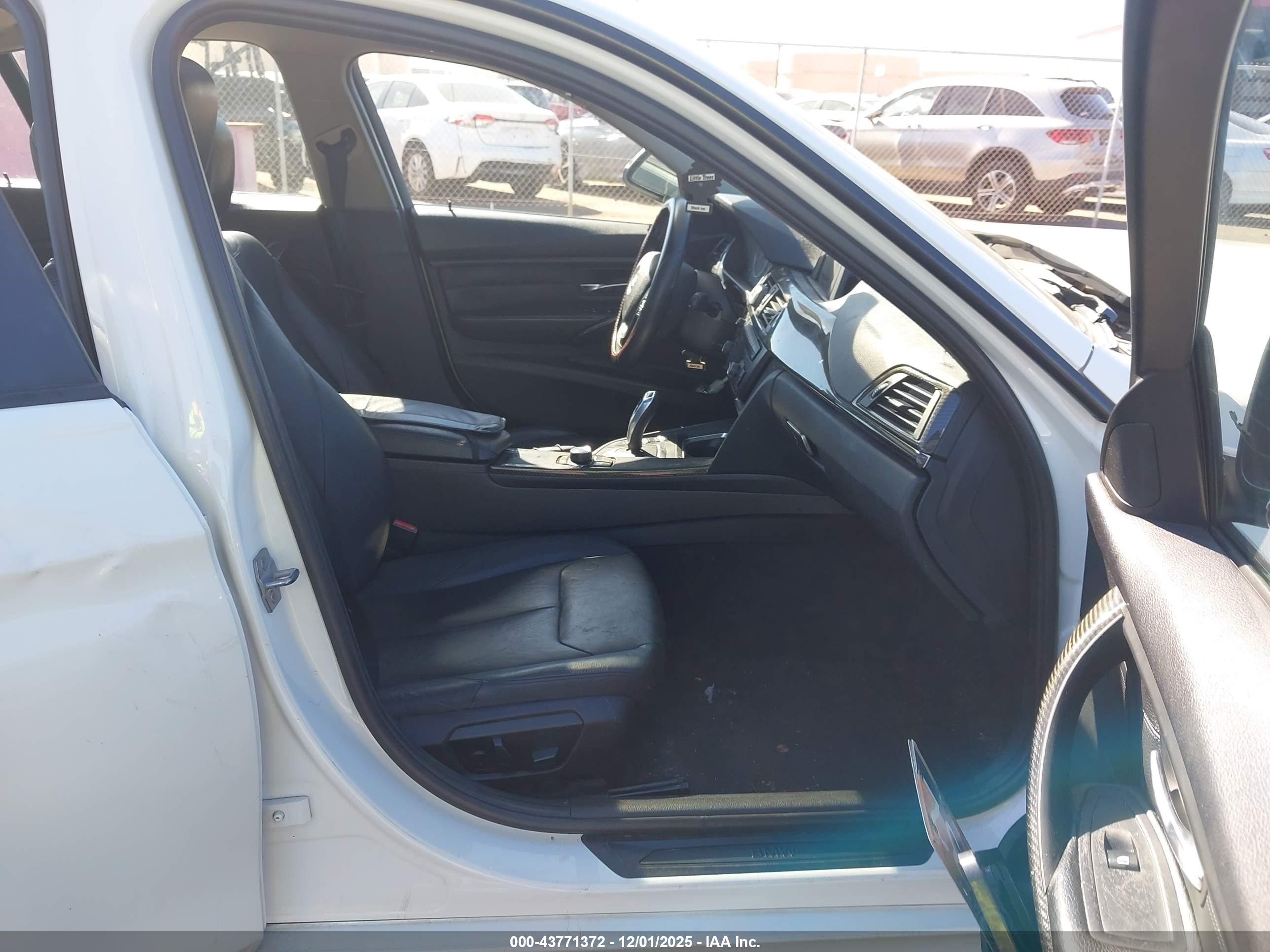 BMW 328I image 5
