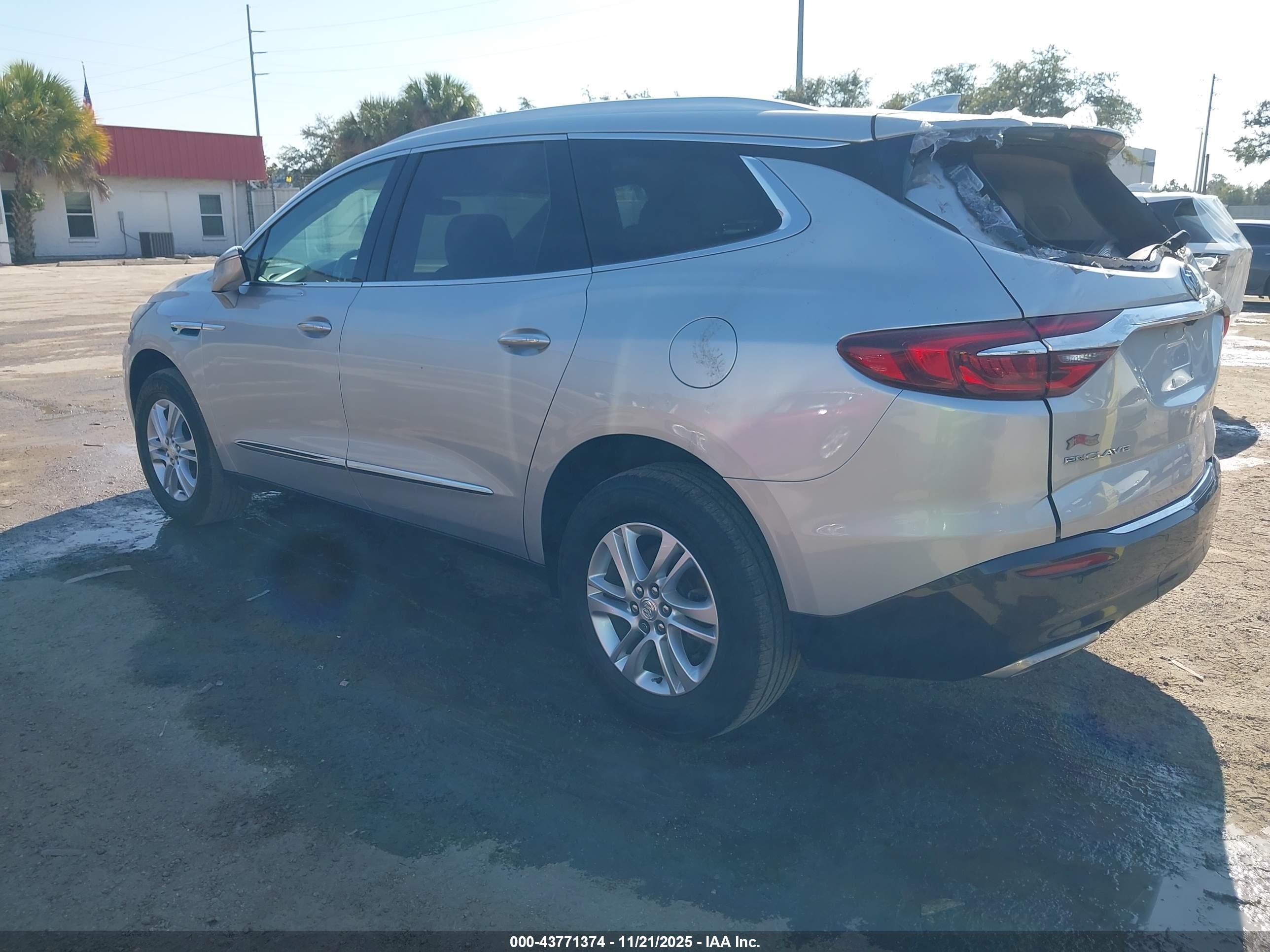 BUICK ENCLAVE image 3