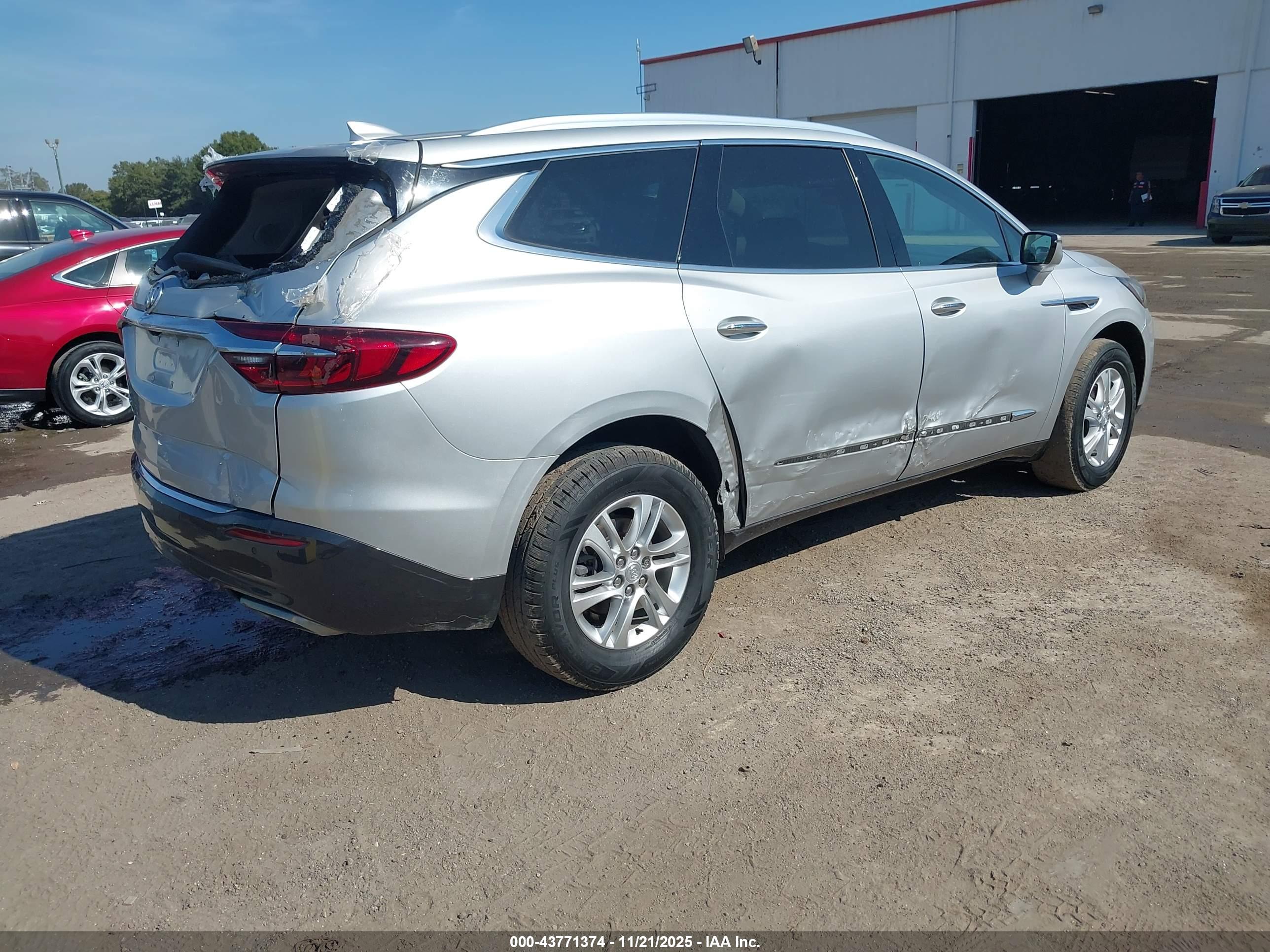 BUICK ENCLAVE image 4
