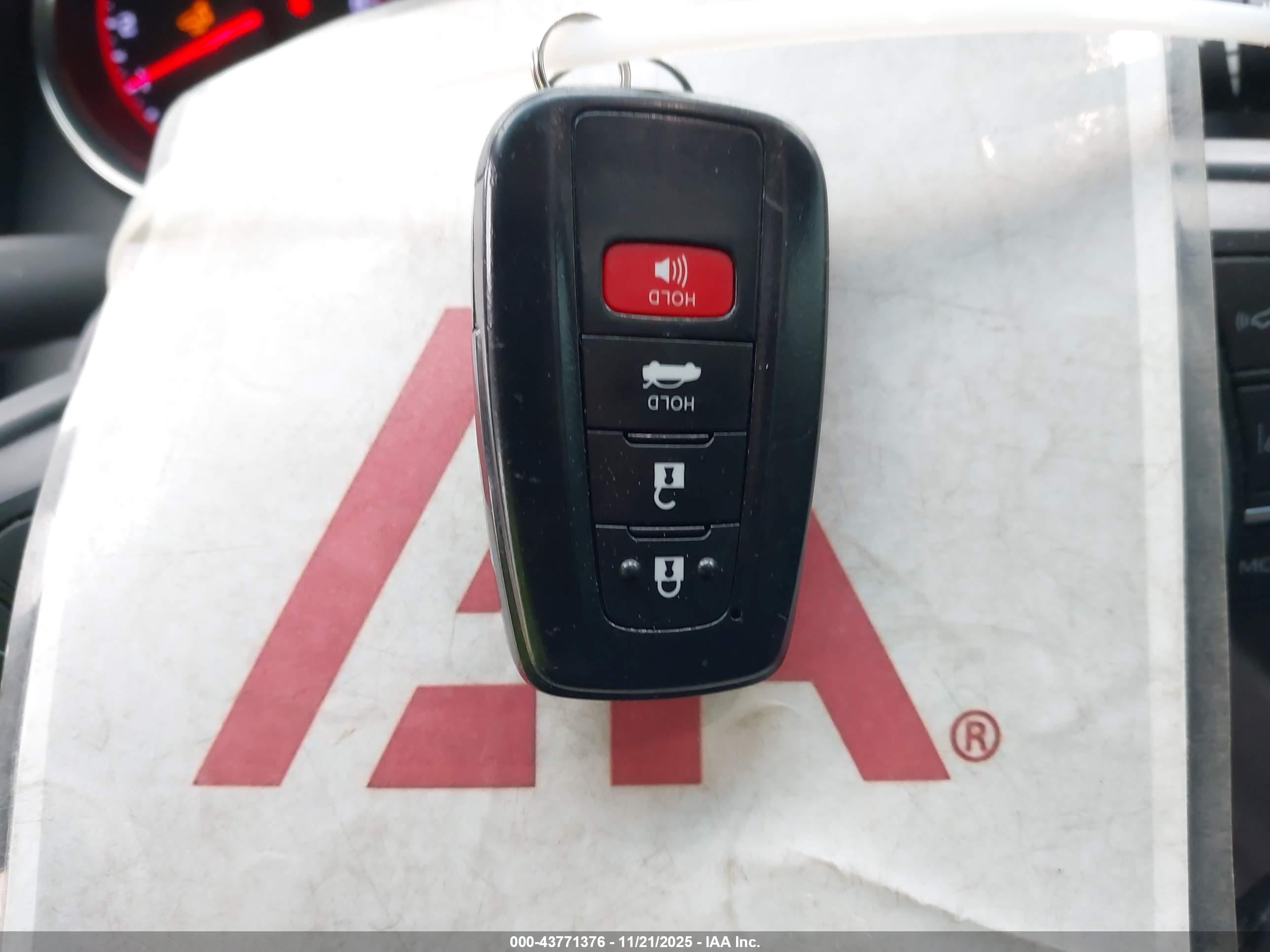 TOYOTA CAMRY image 11