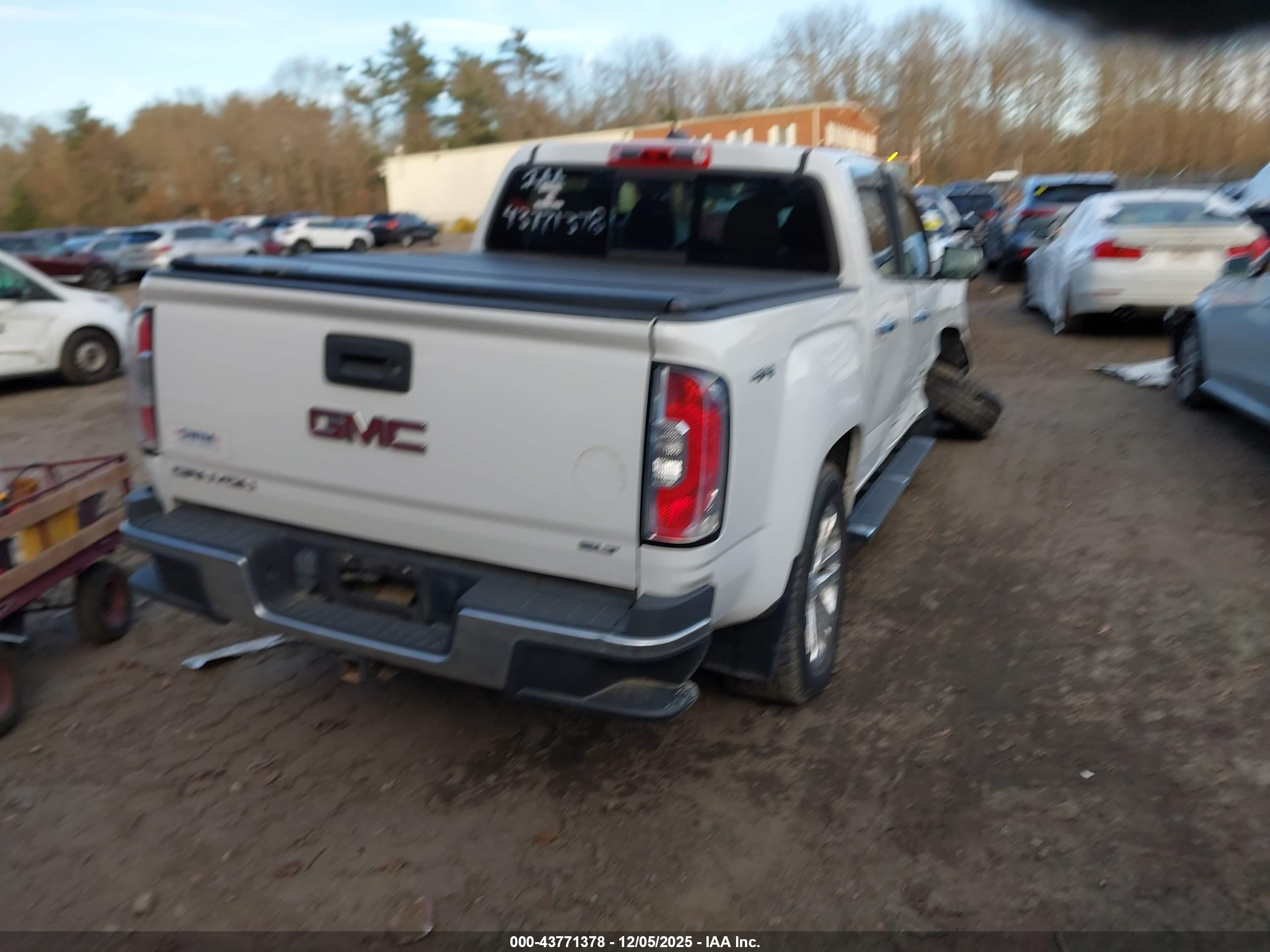 GMC CANYON image 4