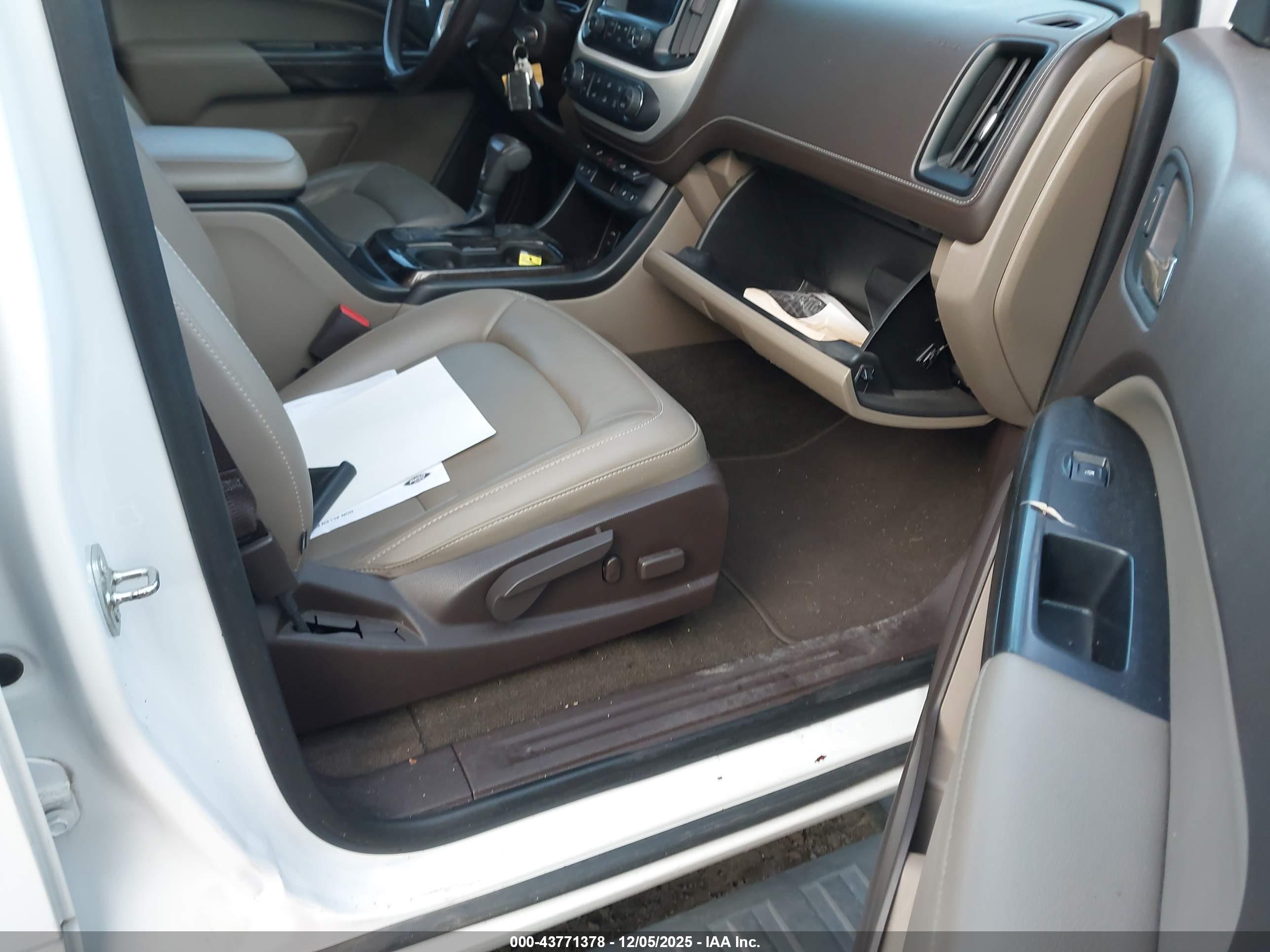 GMC CANYON image 5