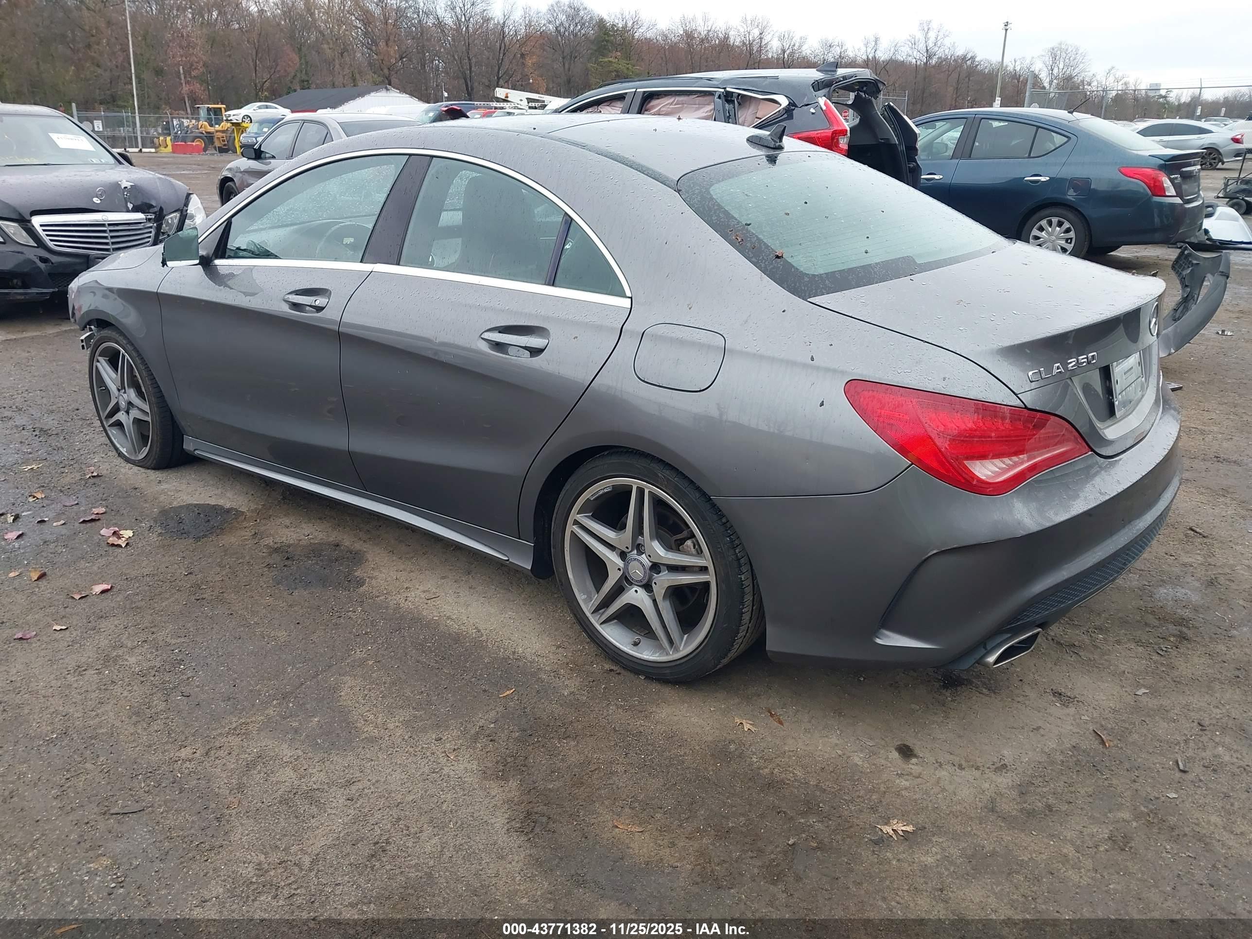 MERCEDES-BENZ CLA image 3